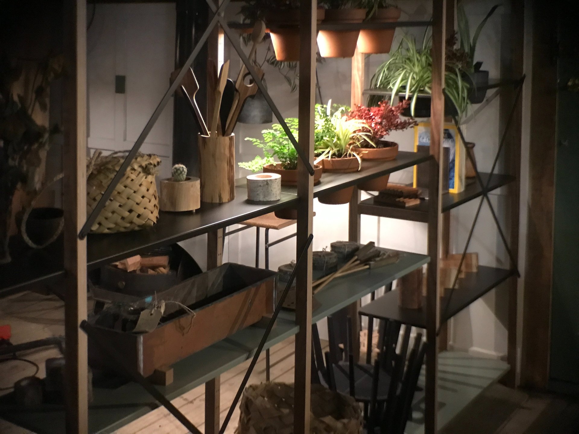 black and white bed linen