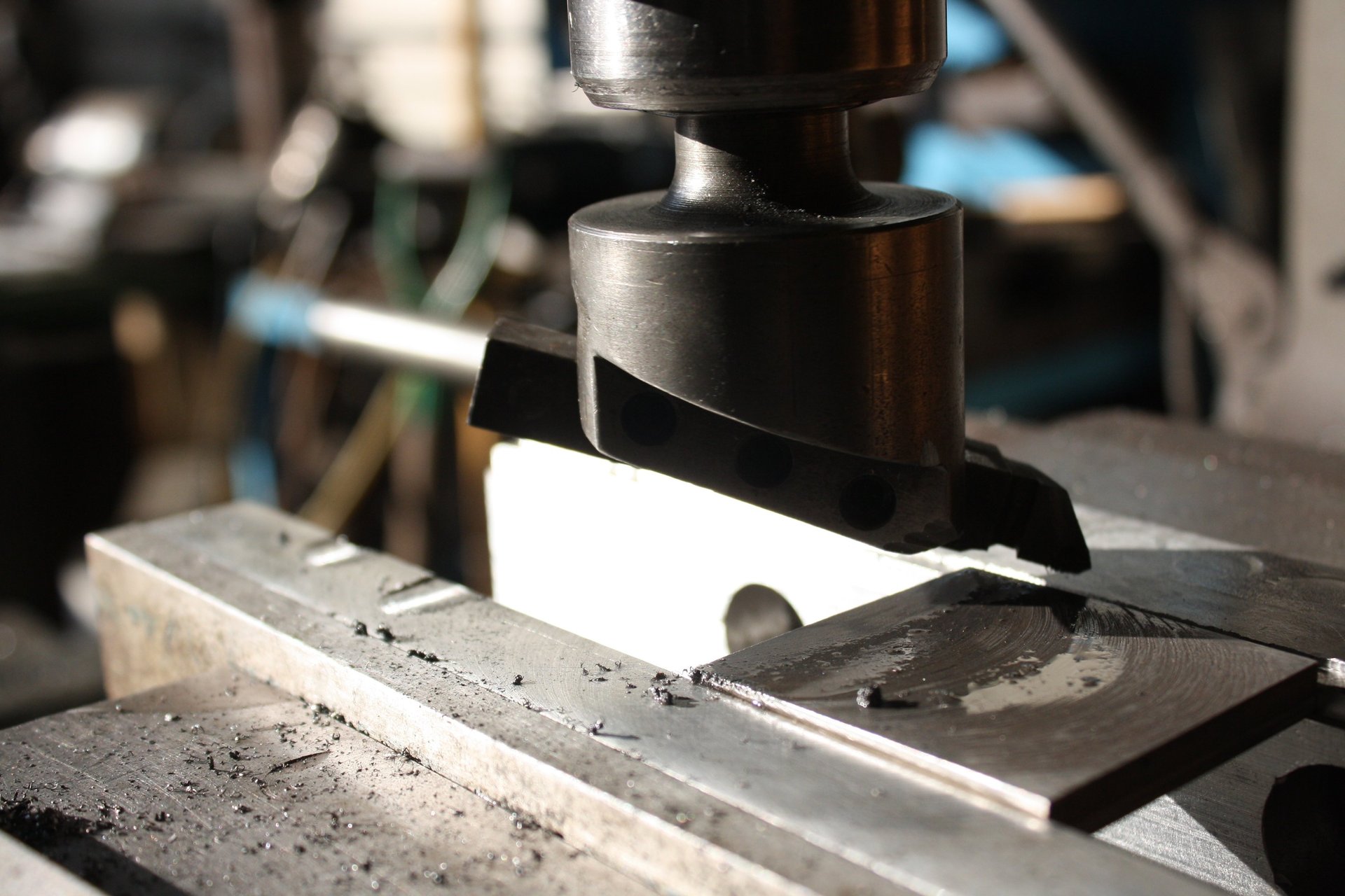 gray computer monitor