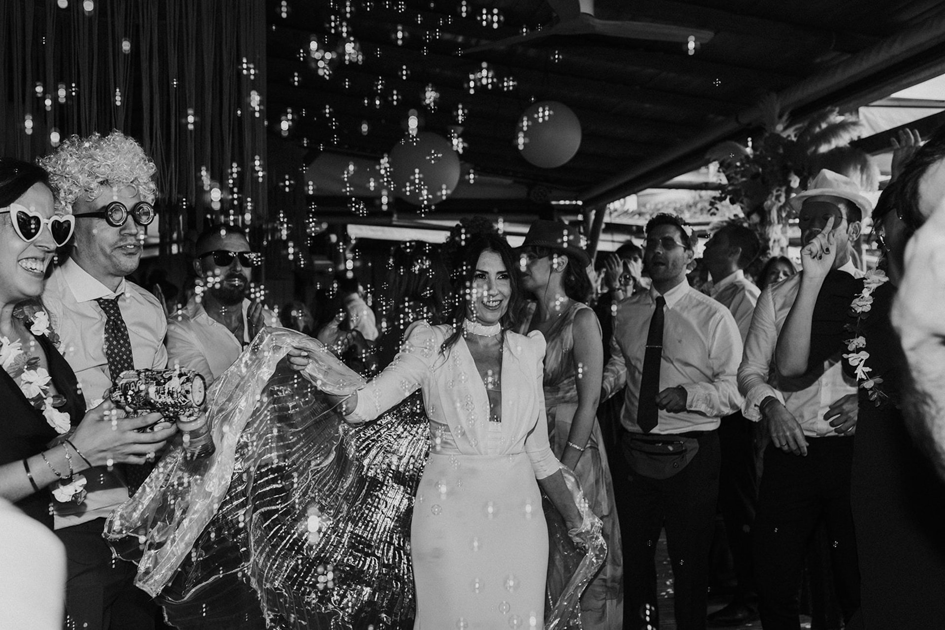 gray computer monitor