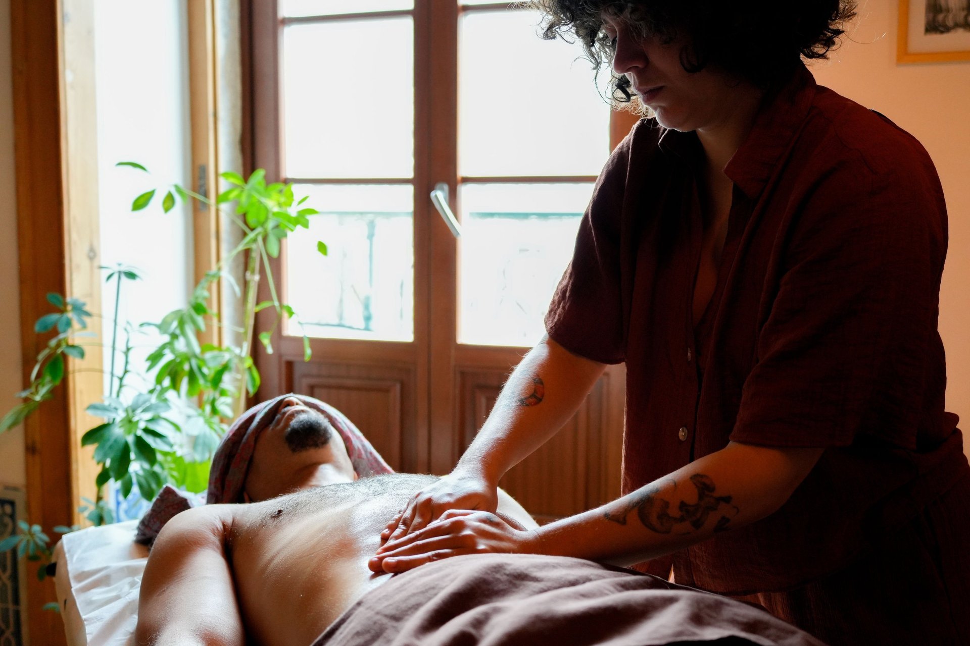 gray computer monitor