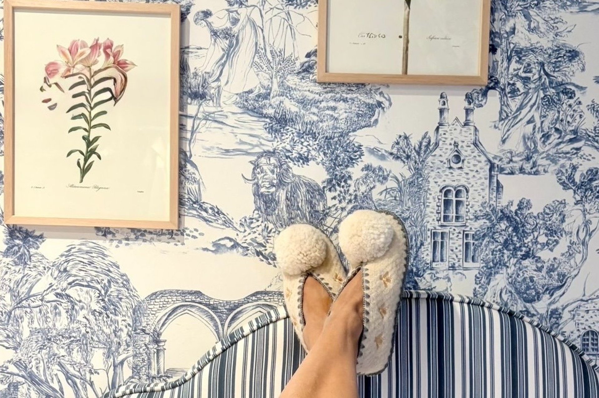 black and white bed linen