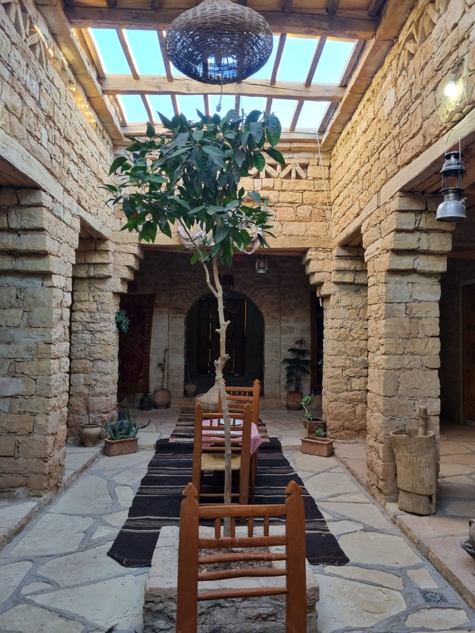 black and white bed linen