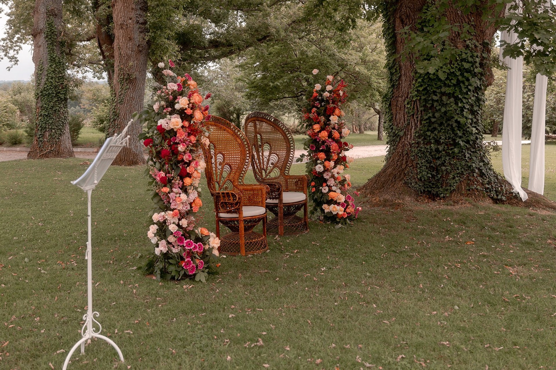 an abstract photo of a curved building with a blue sky in the background