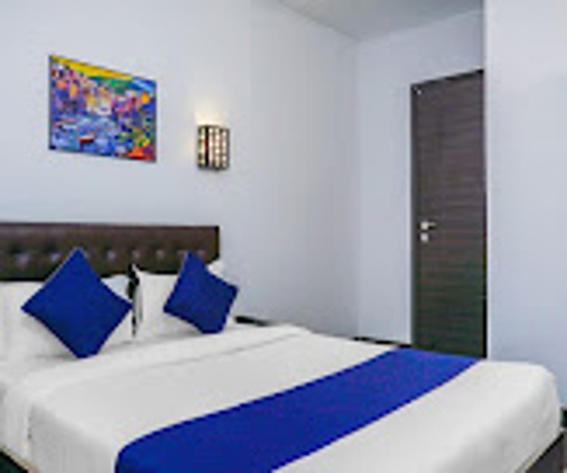 black and white bed linen