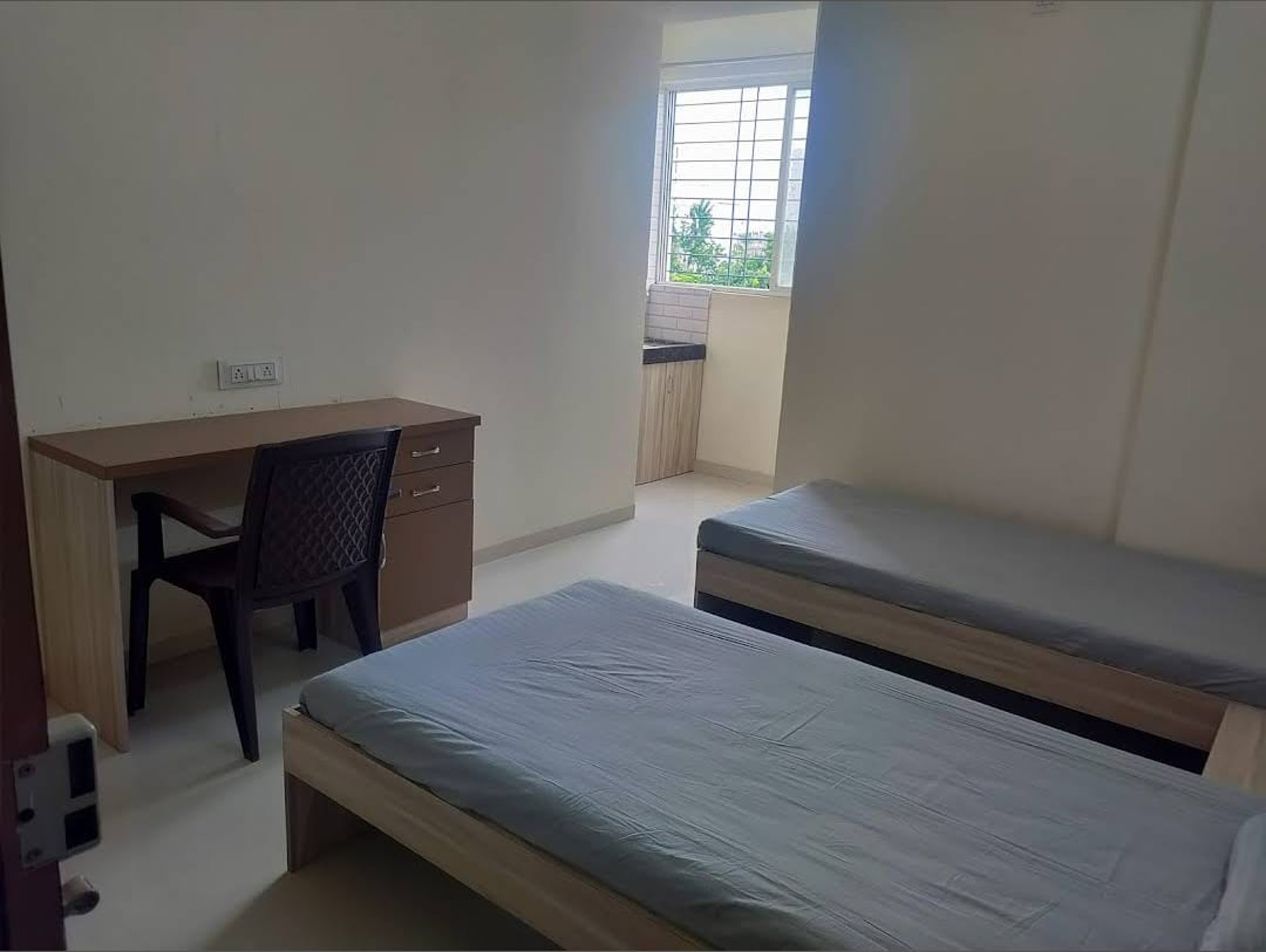 black and white bed linen