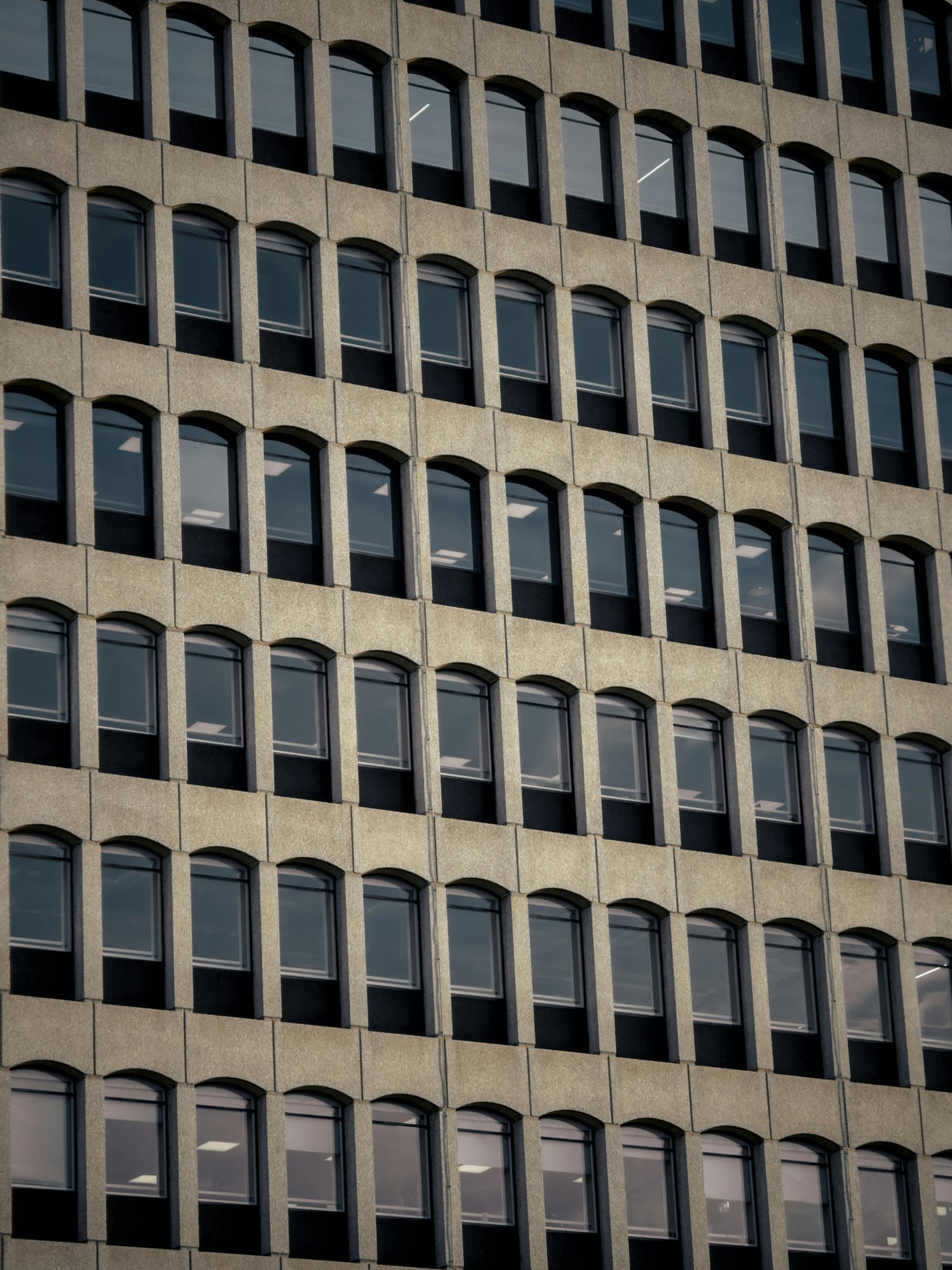 gray computer monitor