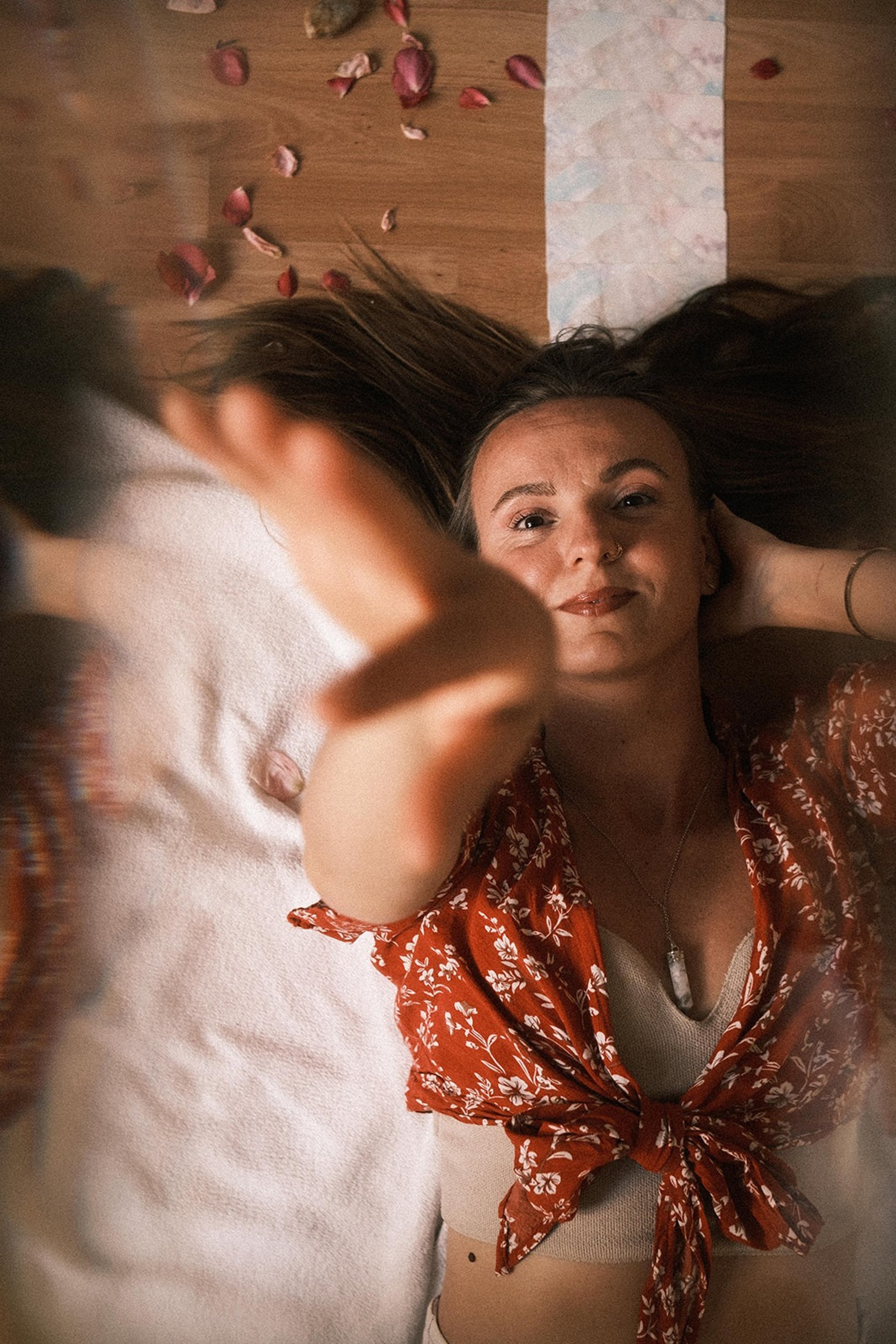 black and white bed linen