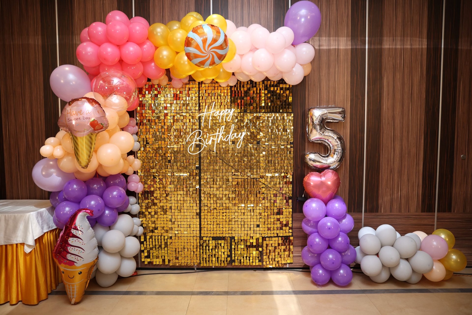 gray computer monitor