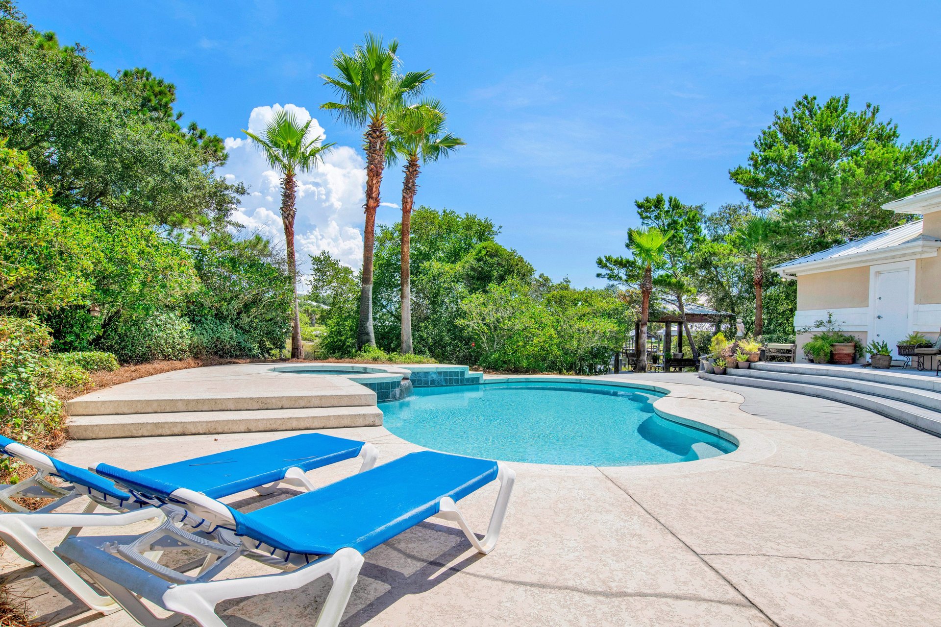black and white bed linen