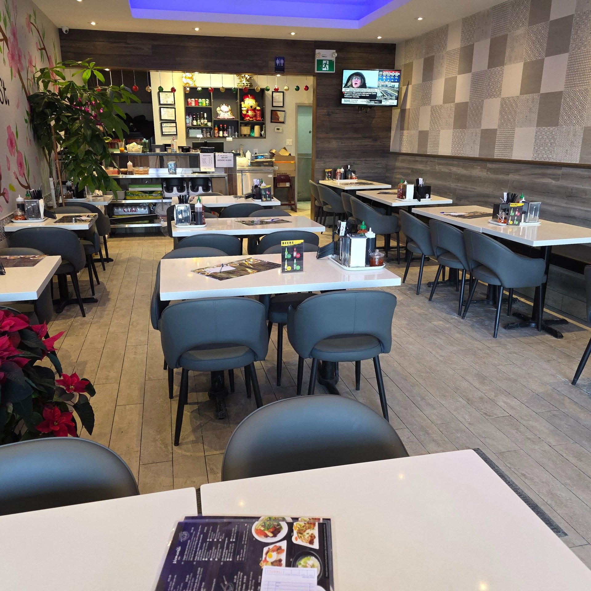 black and white bed linen