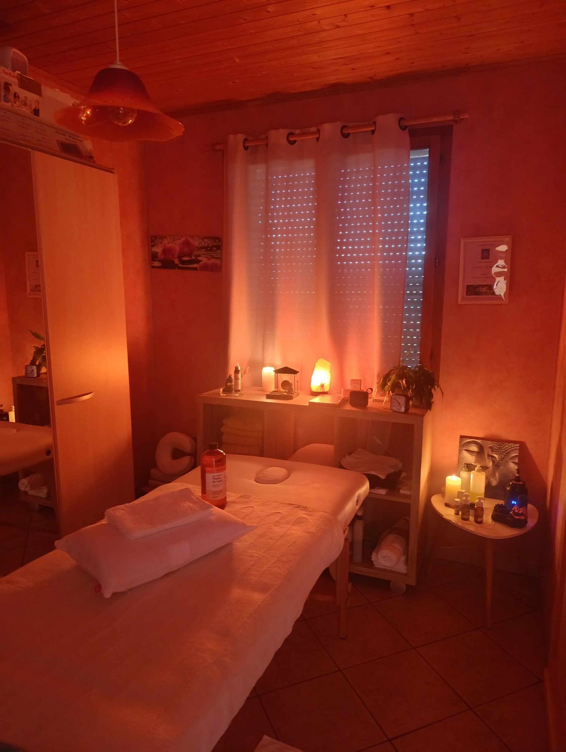 black and brown leather padded tub sofa