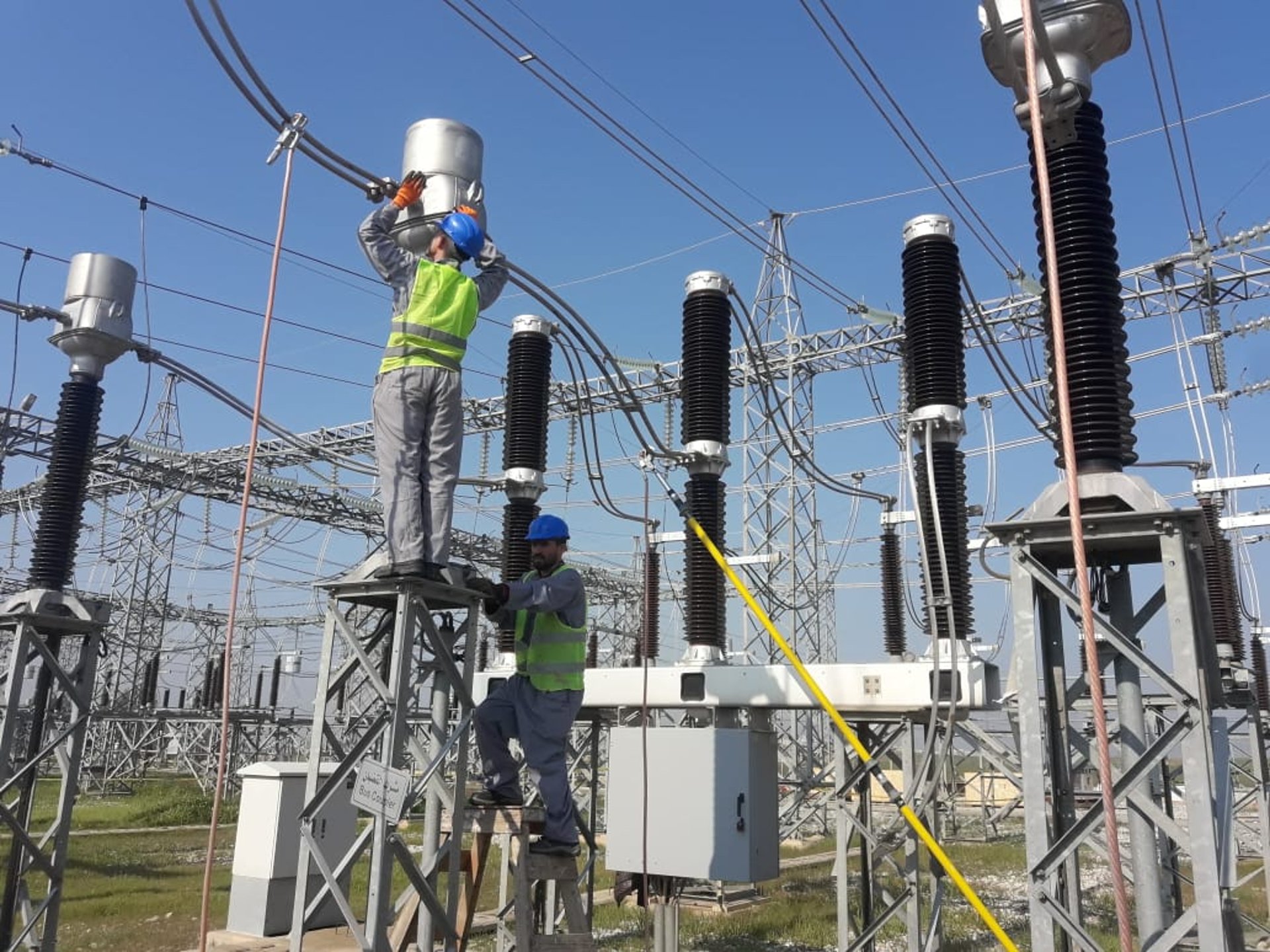 black and brown leather padded tub sofa