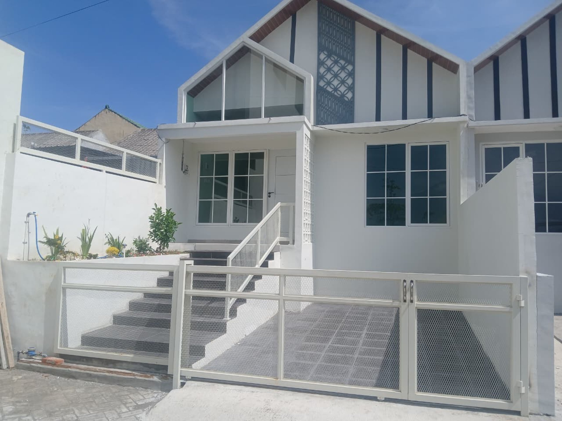 black and white bed linen