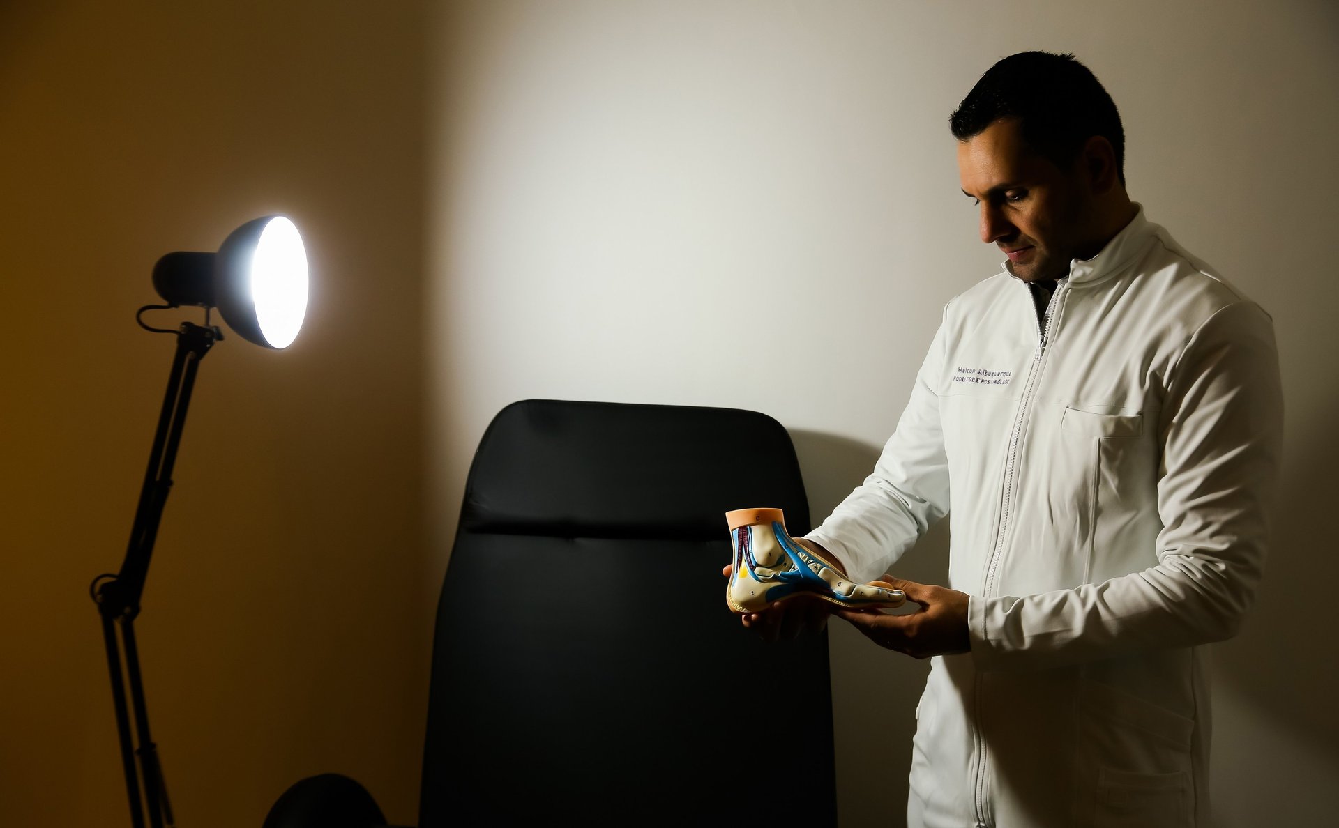 black and white bed linen