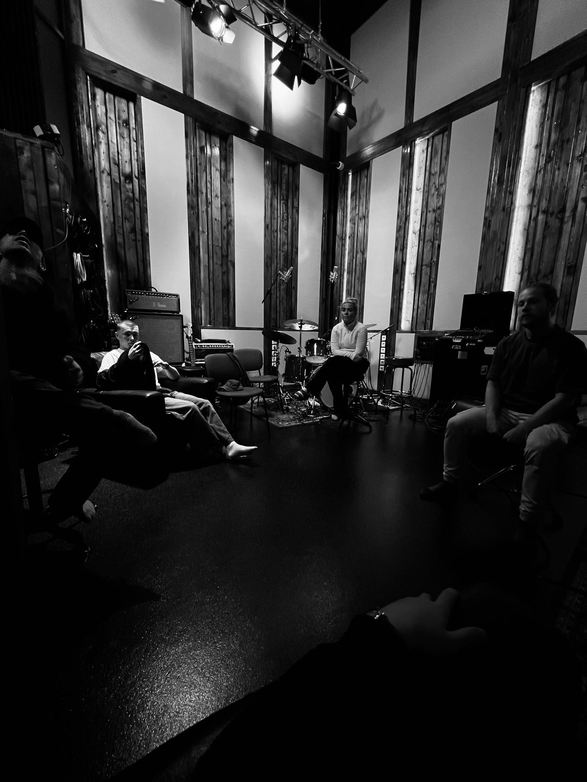 black and white bed linen