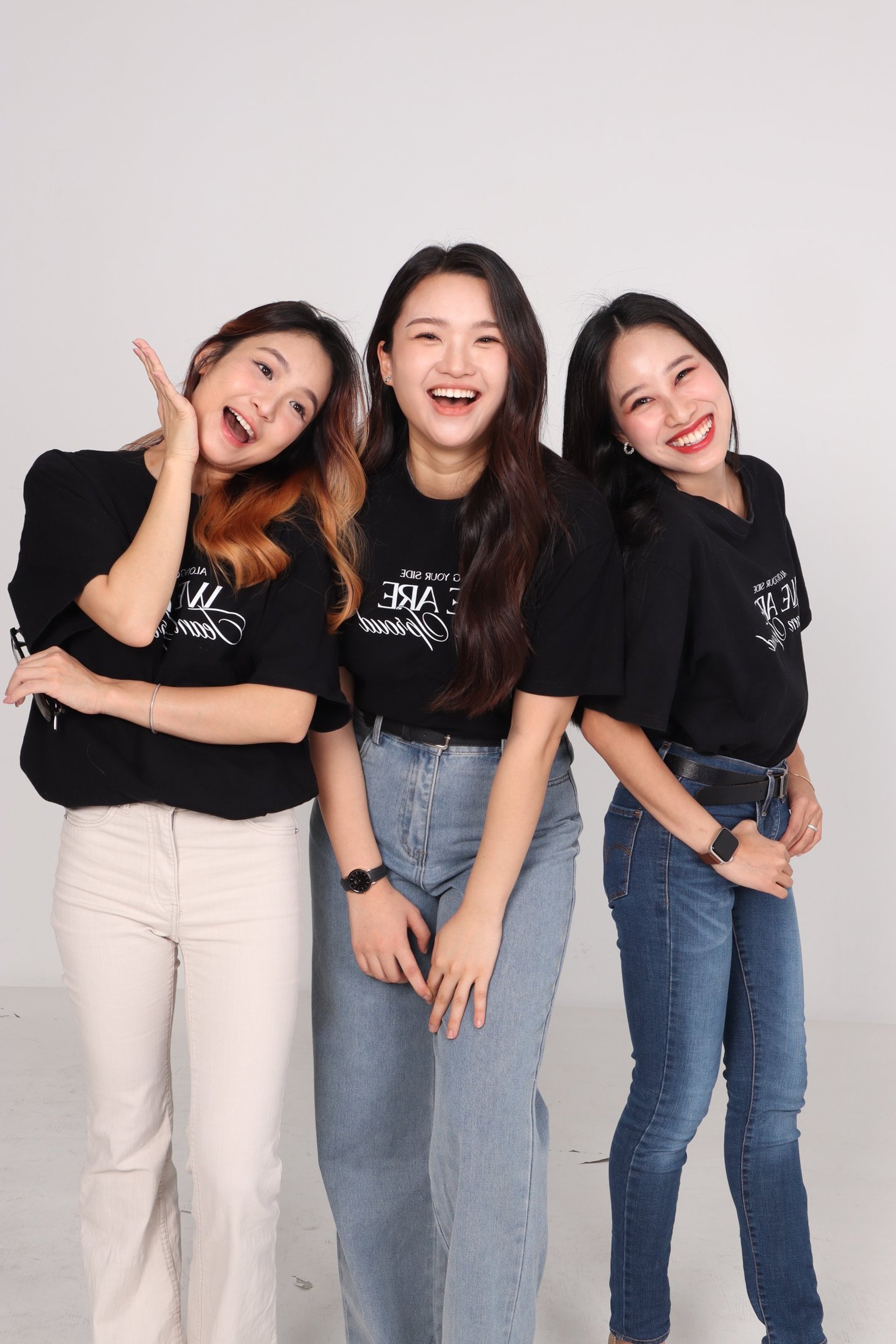 gray computer monitor