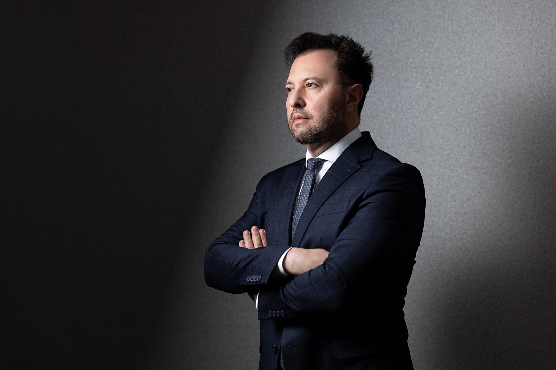 black and brown leather padded tub sofa