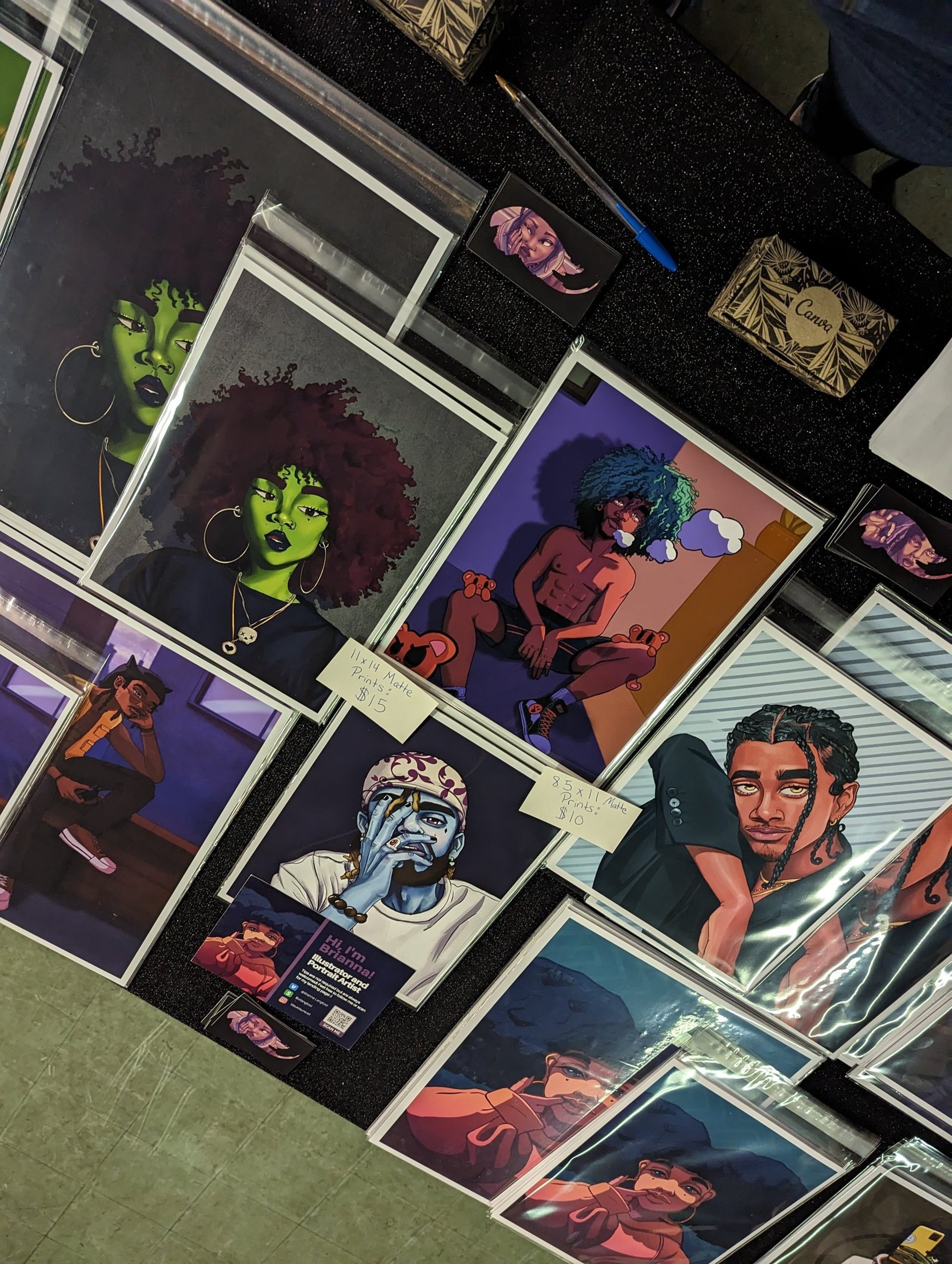 gray computer monitor