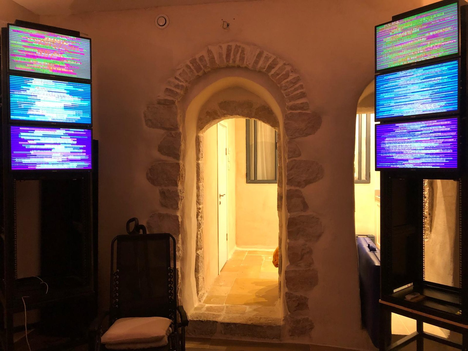 black and white bed linen