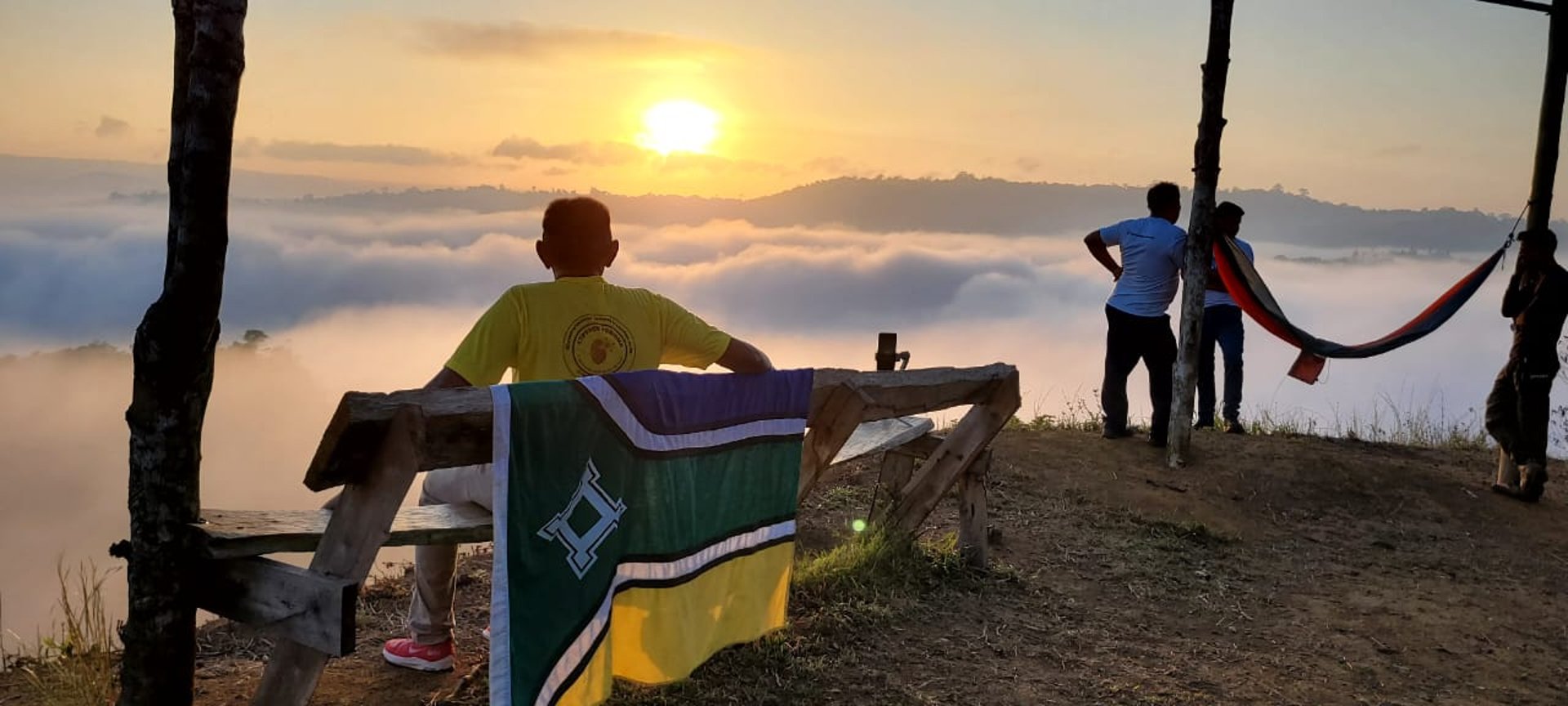 black and white bed linen