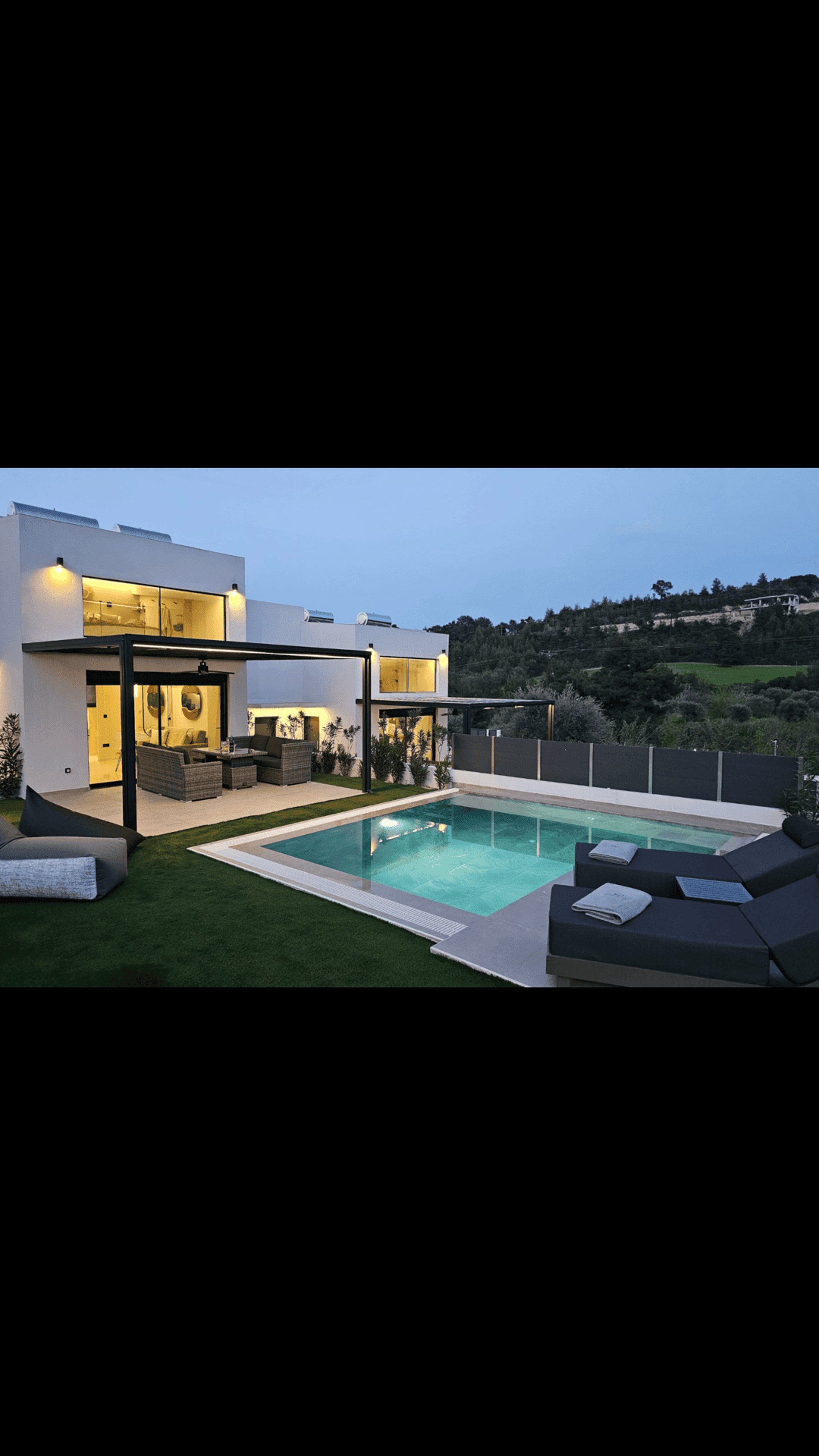 Topaz Suites luxury private pool suites