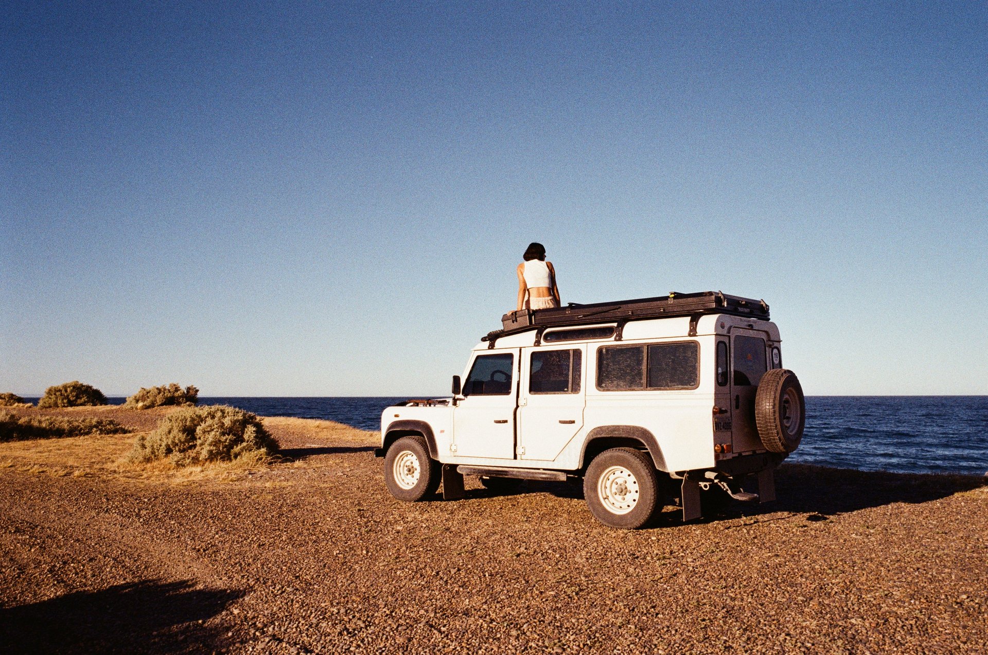 gray computer monitor