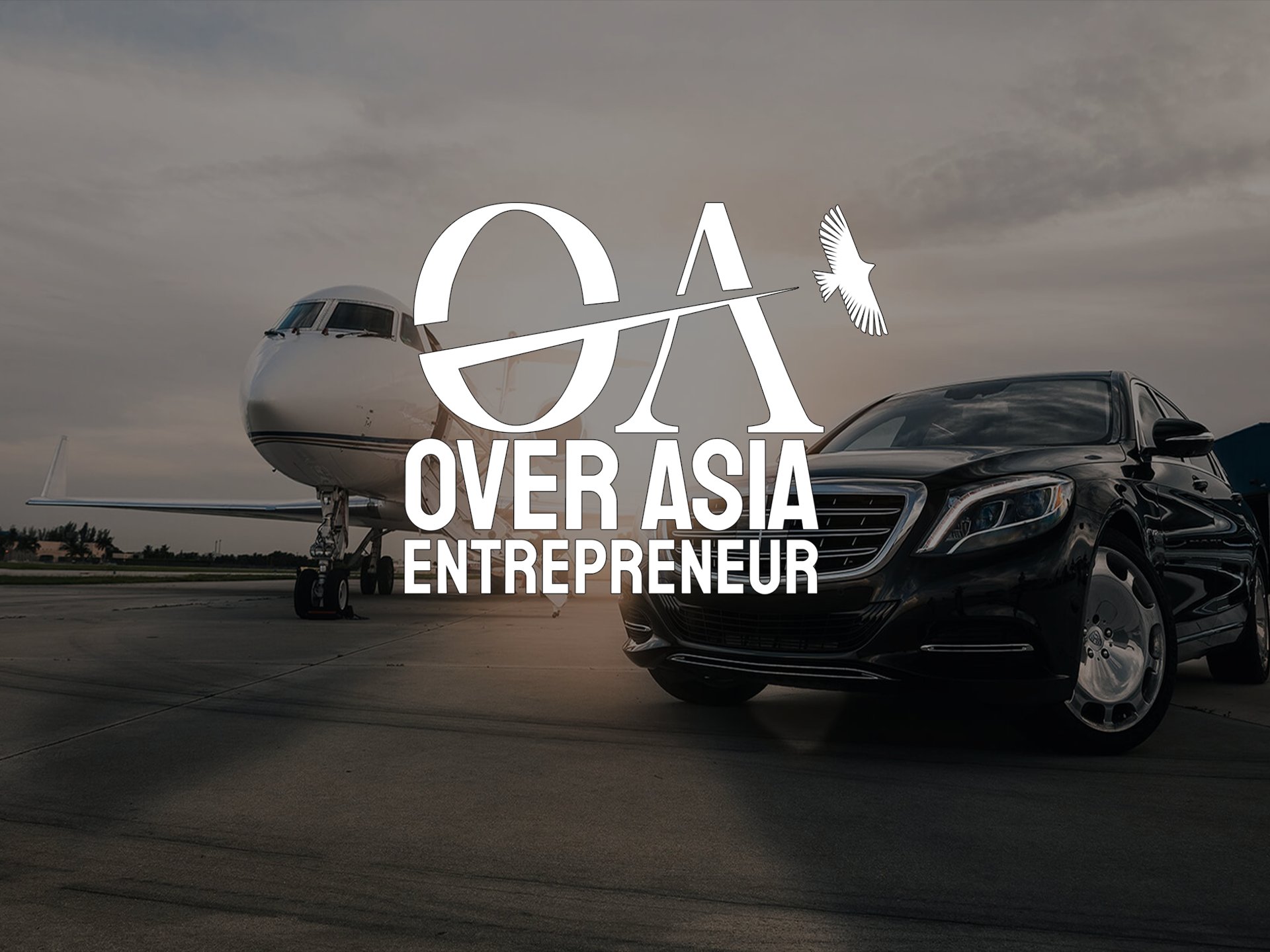 gray computer monitor