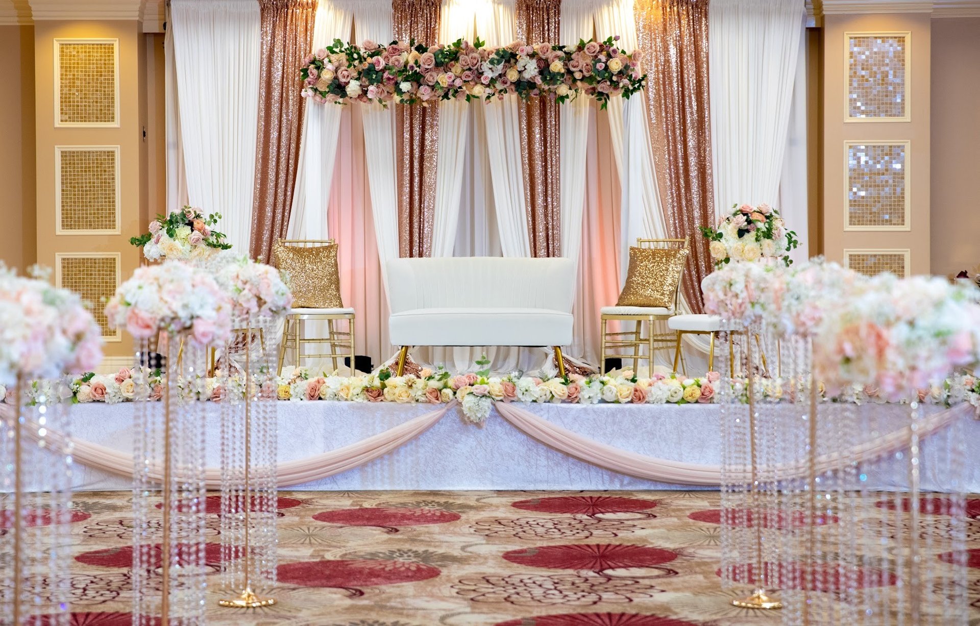 black and white bed linen