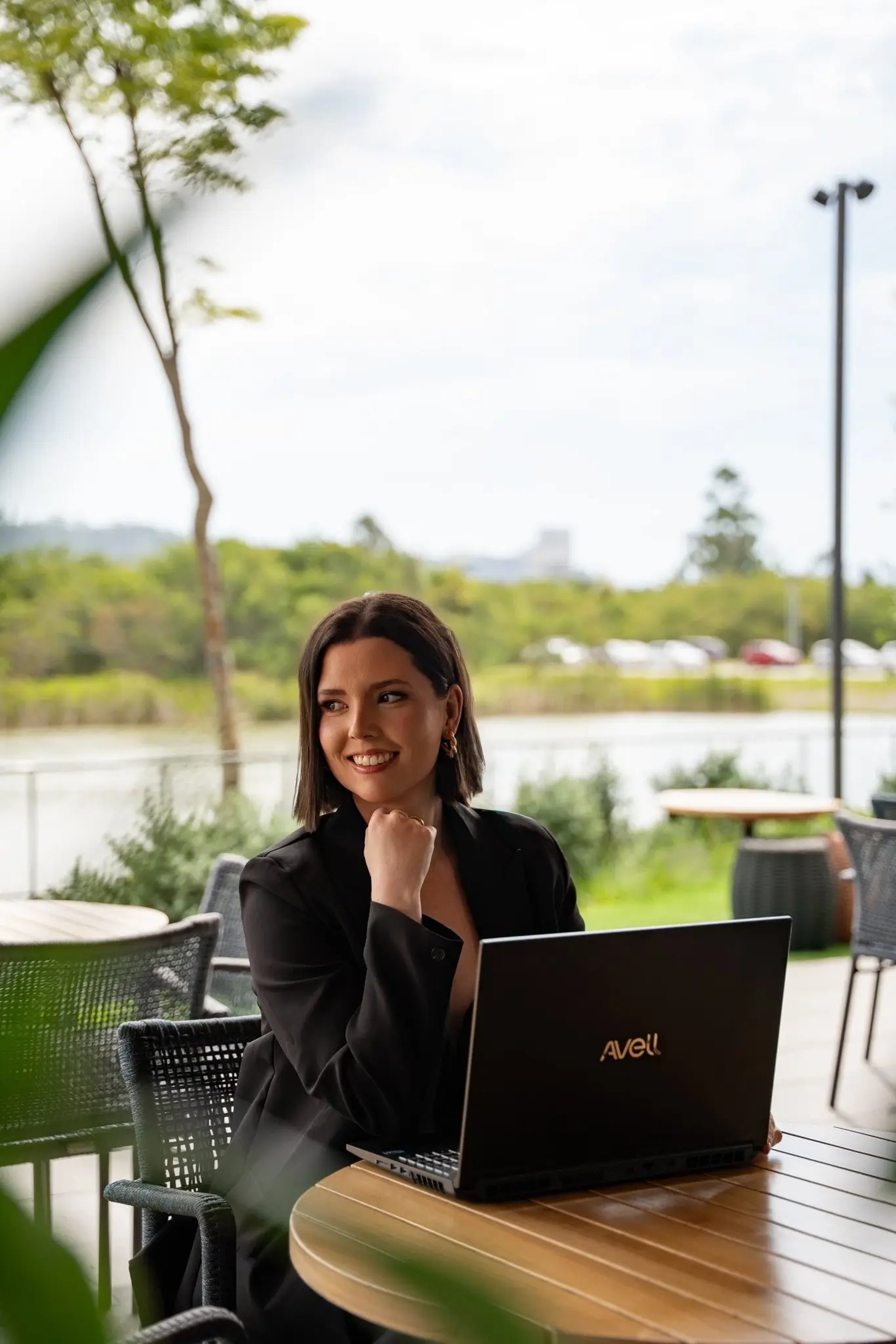 gray computer monitor