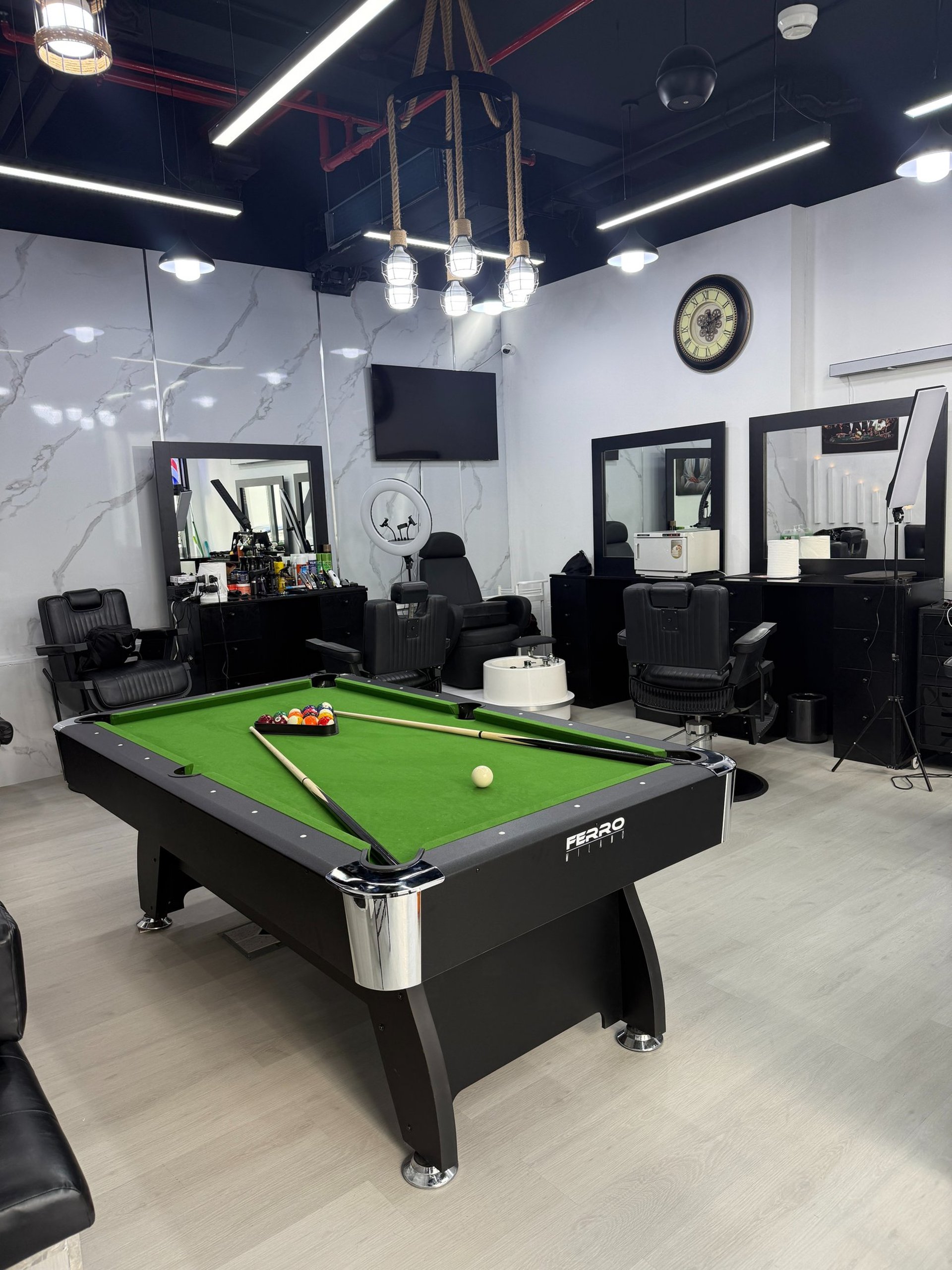 black and white bed linen