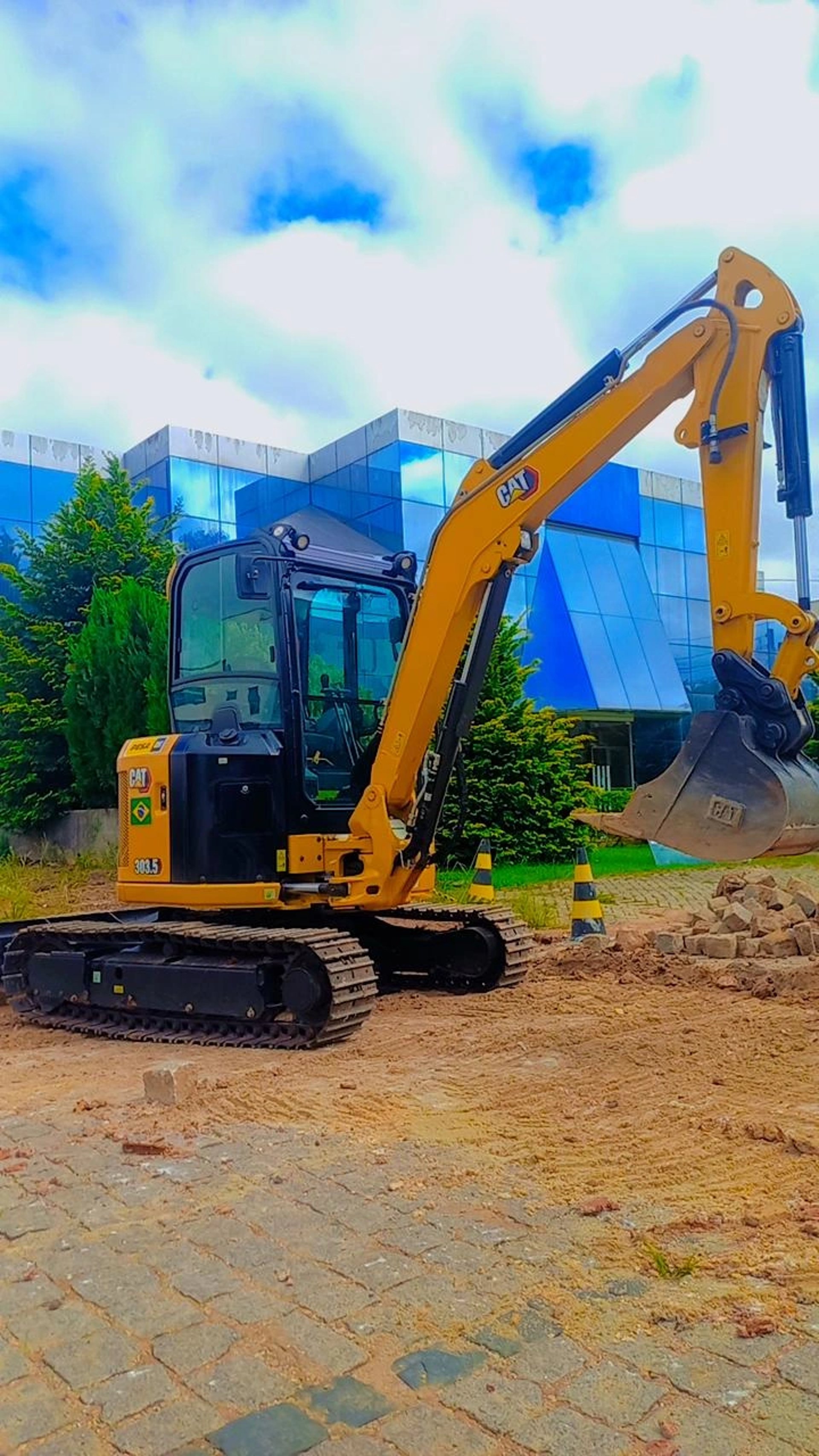 black and brown leather padded tub sofa