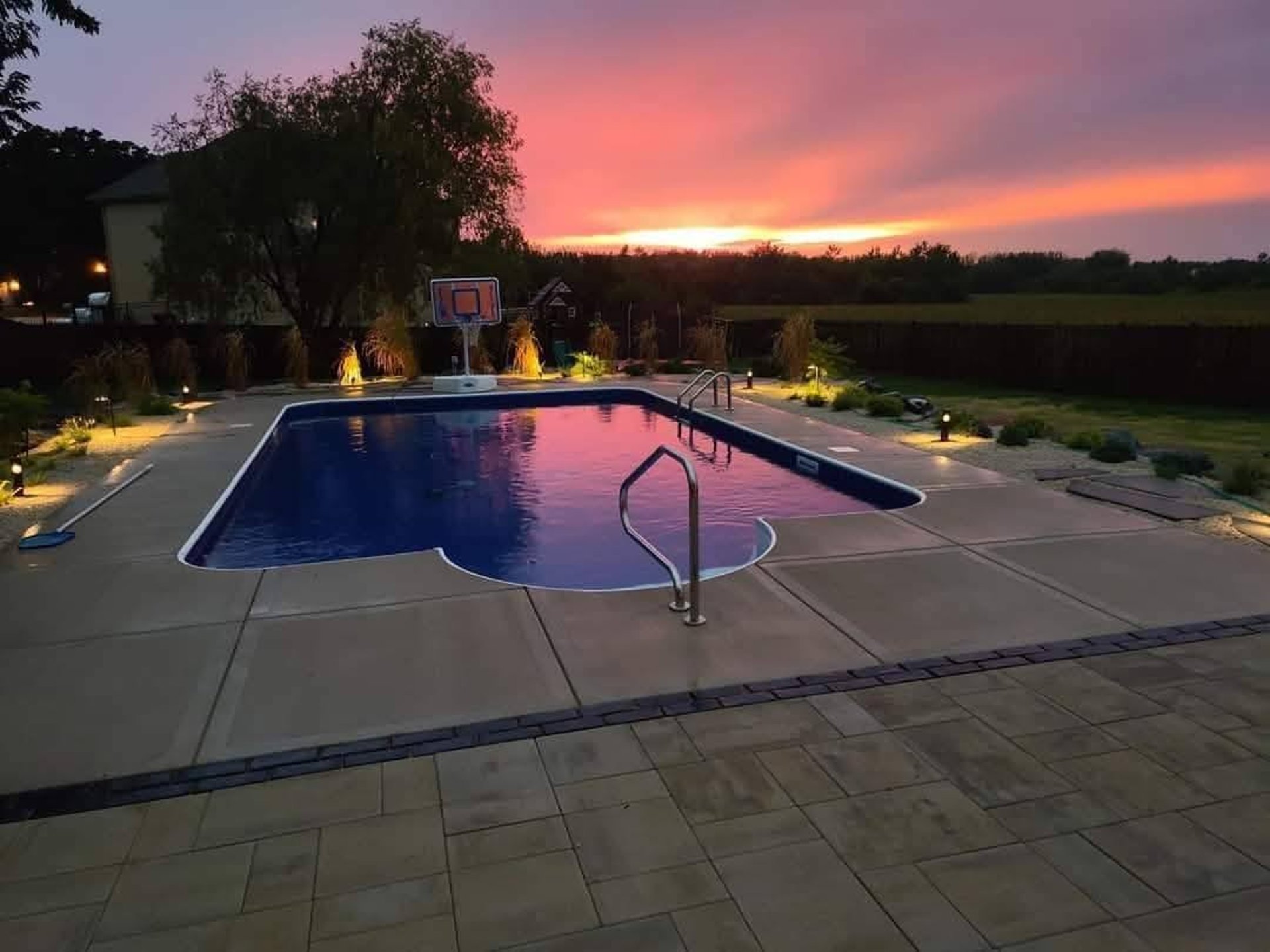 black and white bed linen