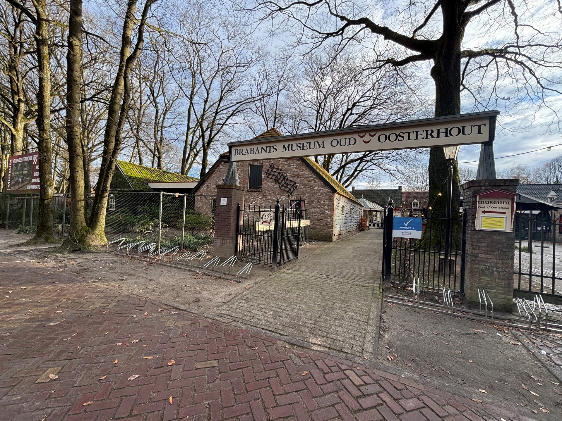 black and brown leather padded tub sofa
