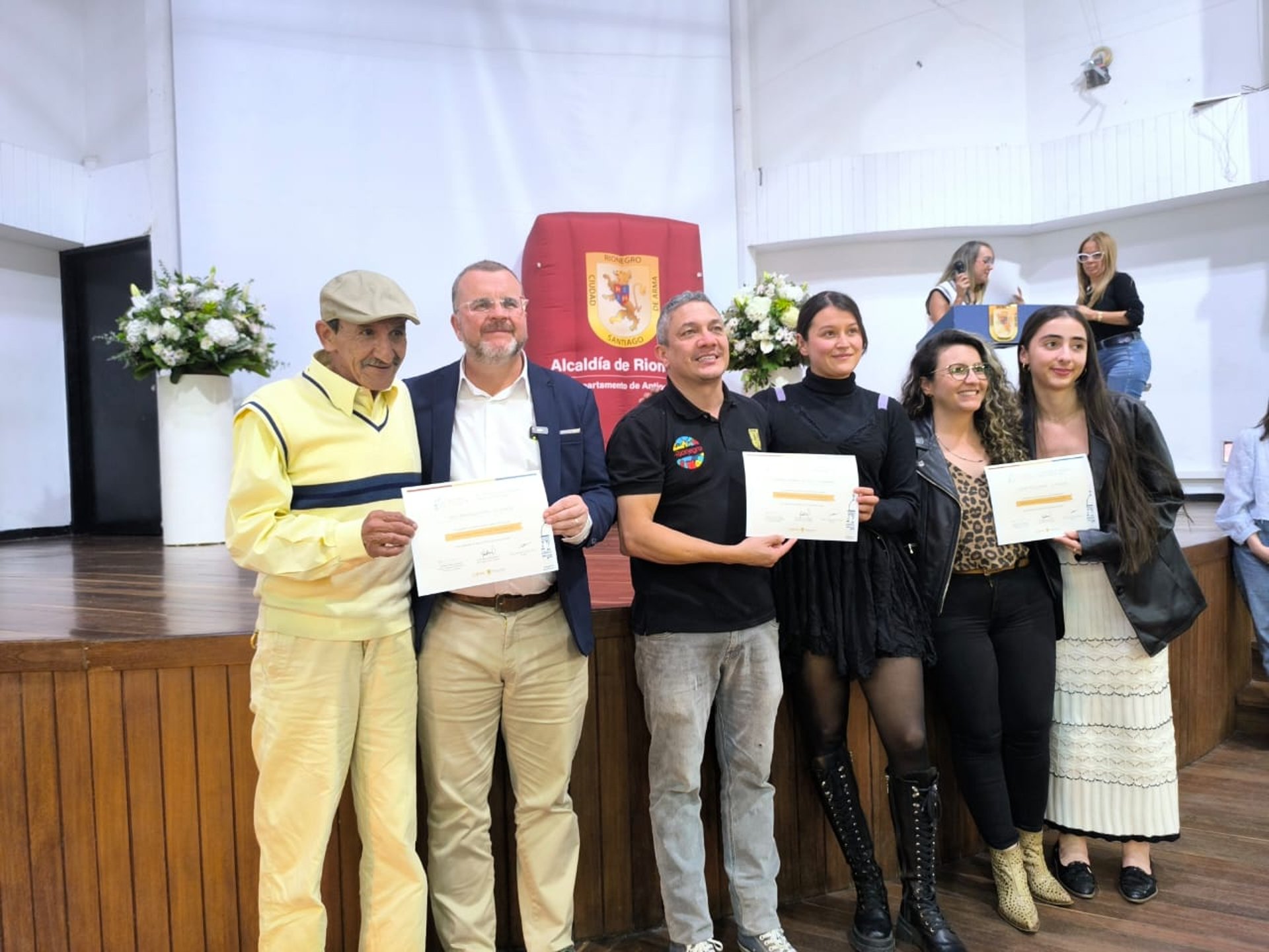 Poeta y escritor Jairo Carrasquilla Tobón