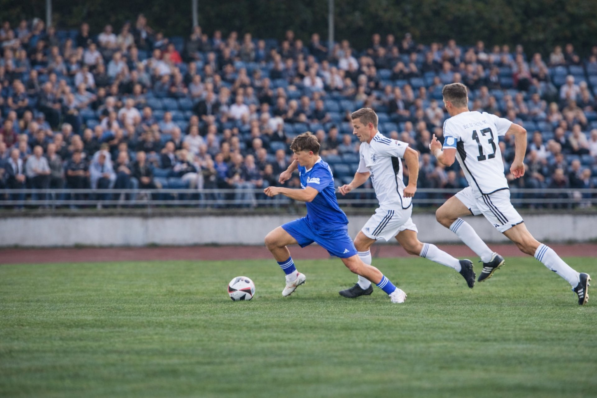 black and white bed linen