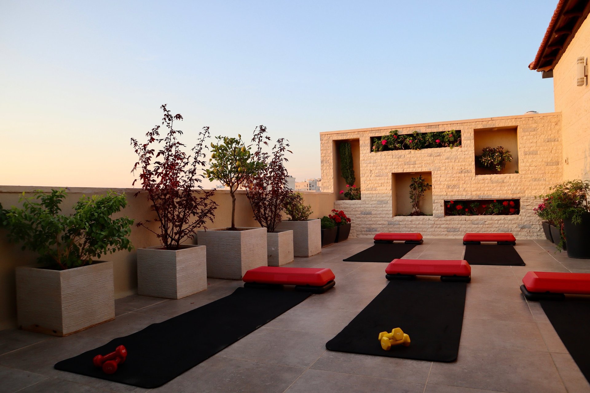 black and brown leather padded tub sofa