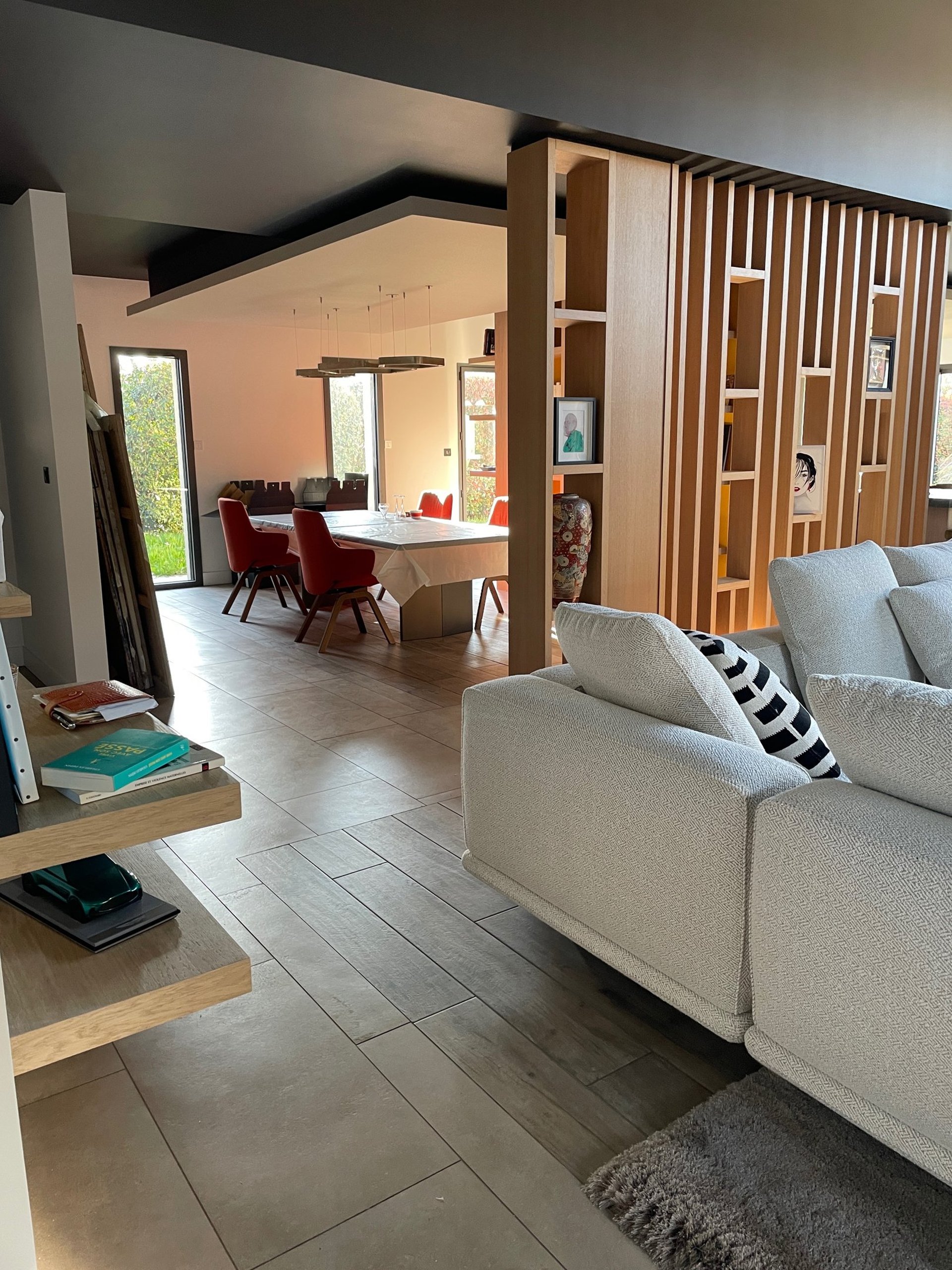 black and brown leather padded tub sofa