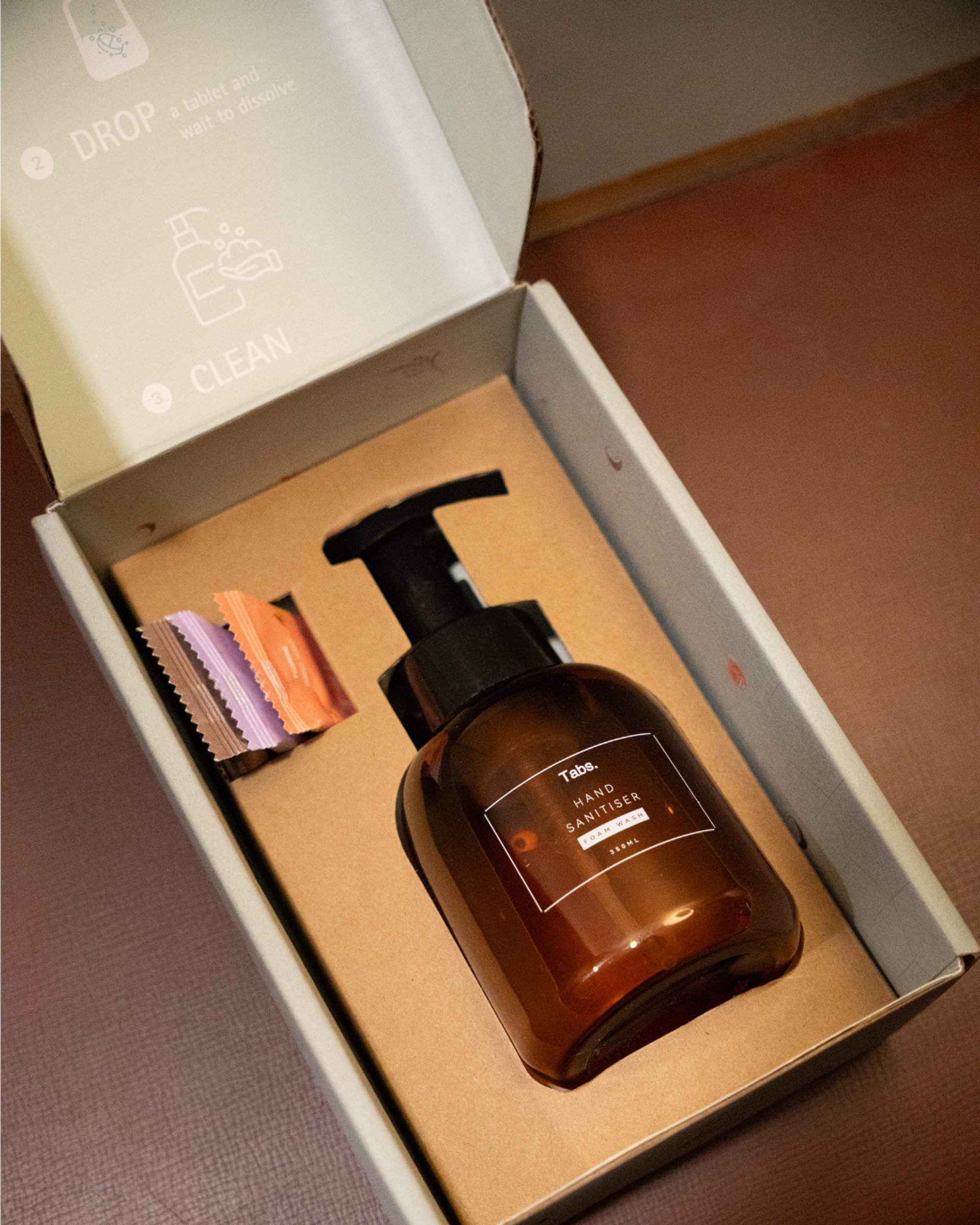 gray computer monitor