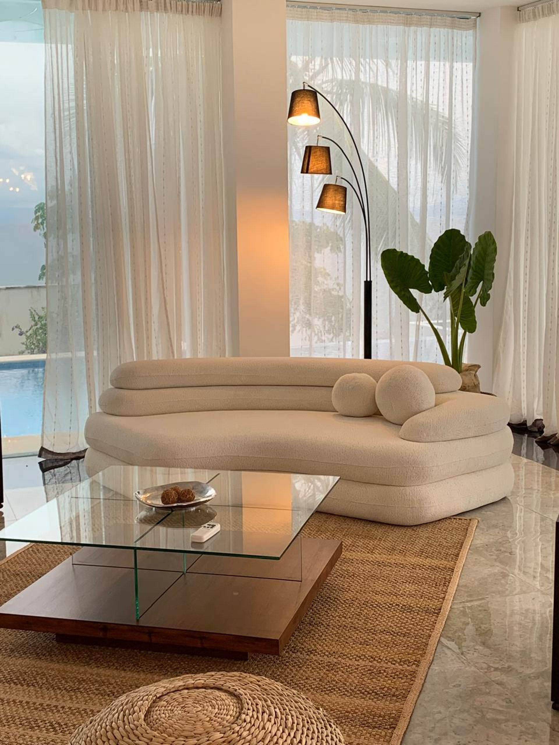 black and white bed linen