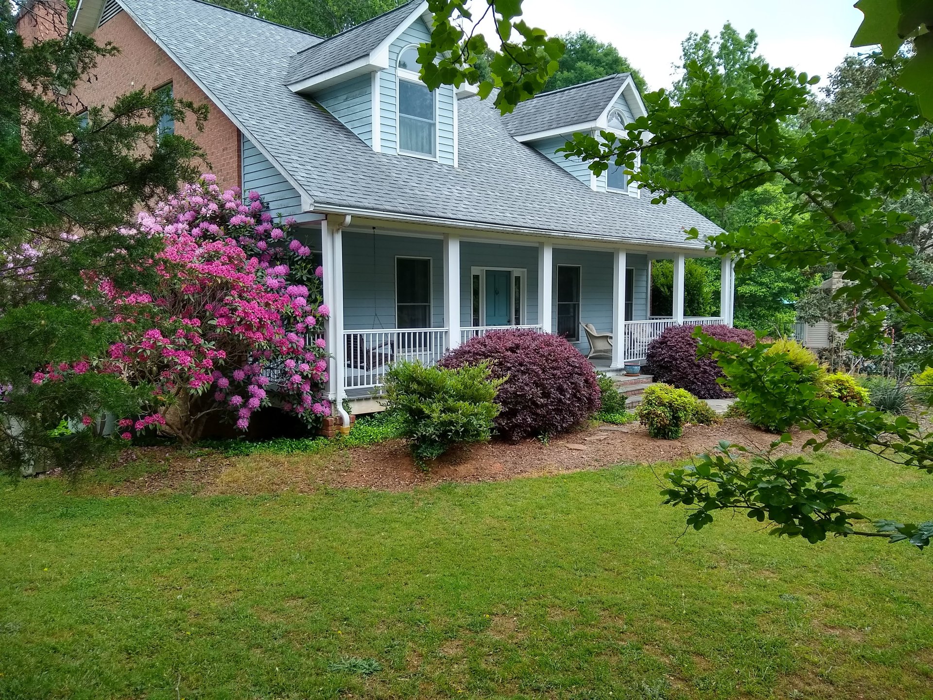 black and white bed linen