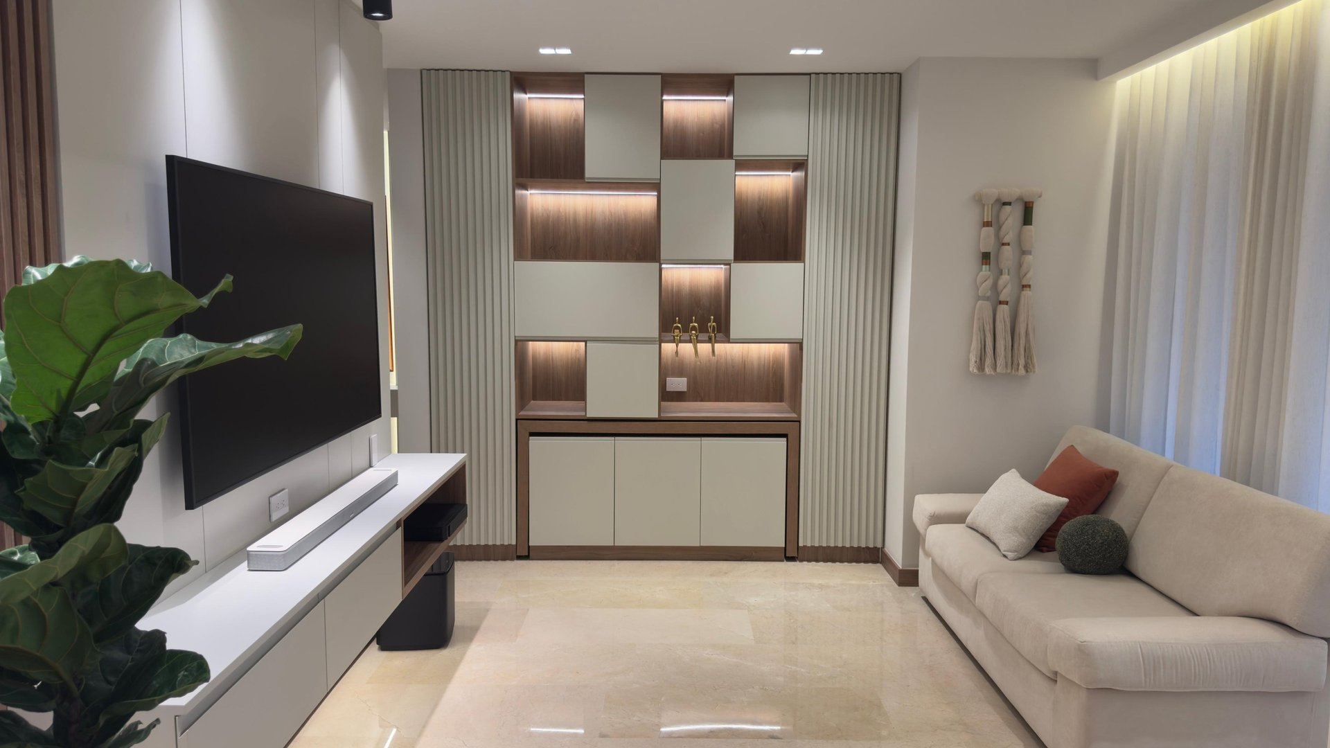 black and white bed linen