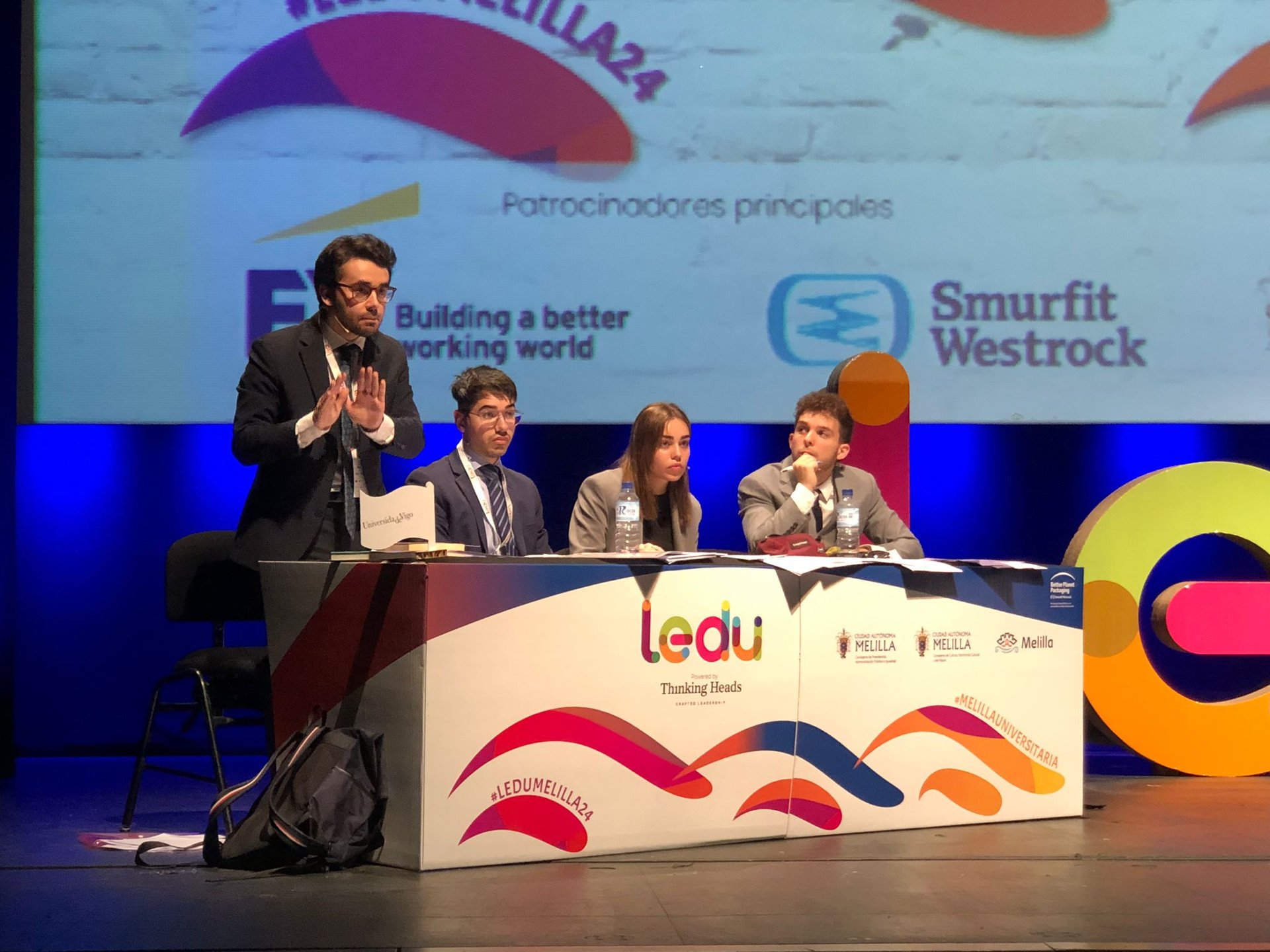 gray computer monitor