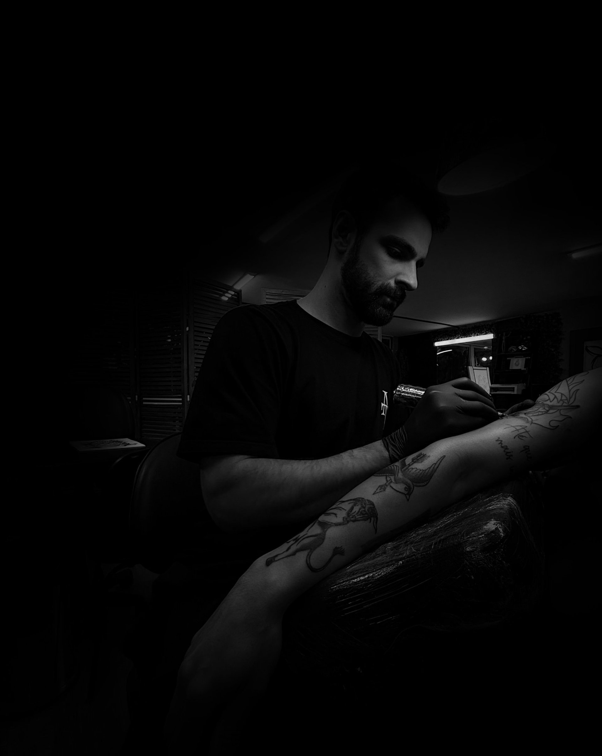 black and white bed linen