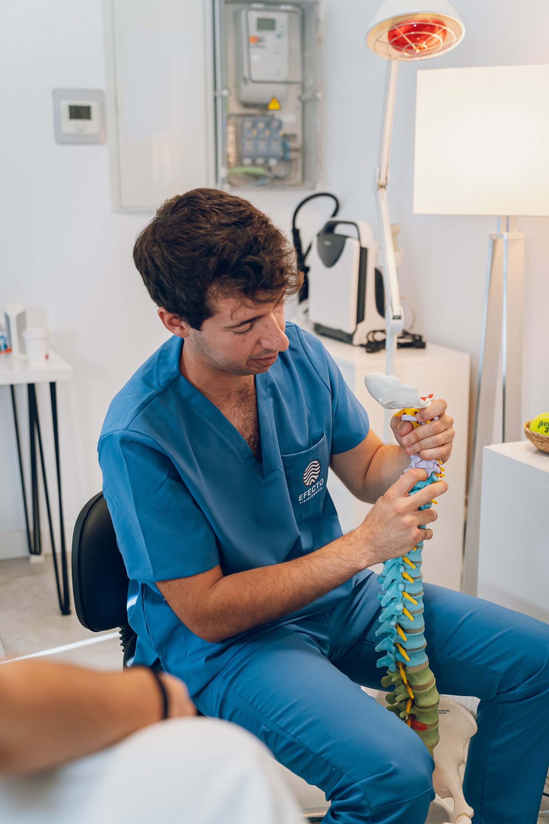 gray computer monitor