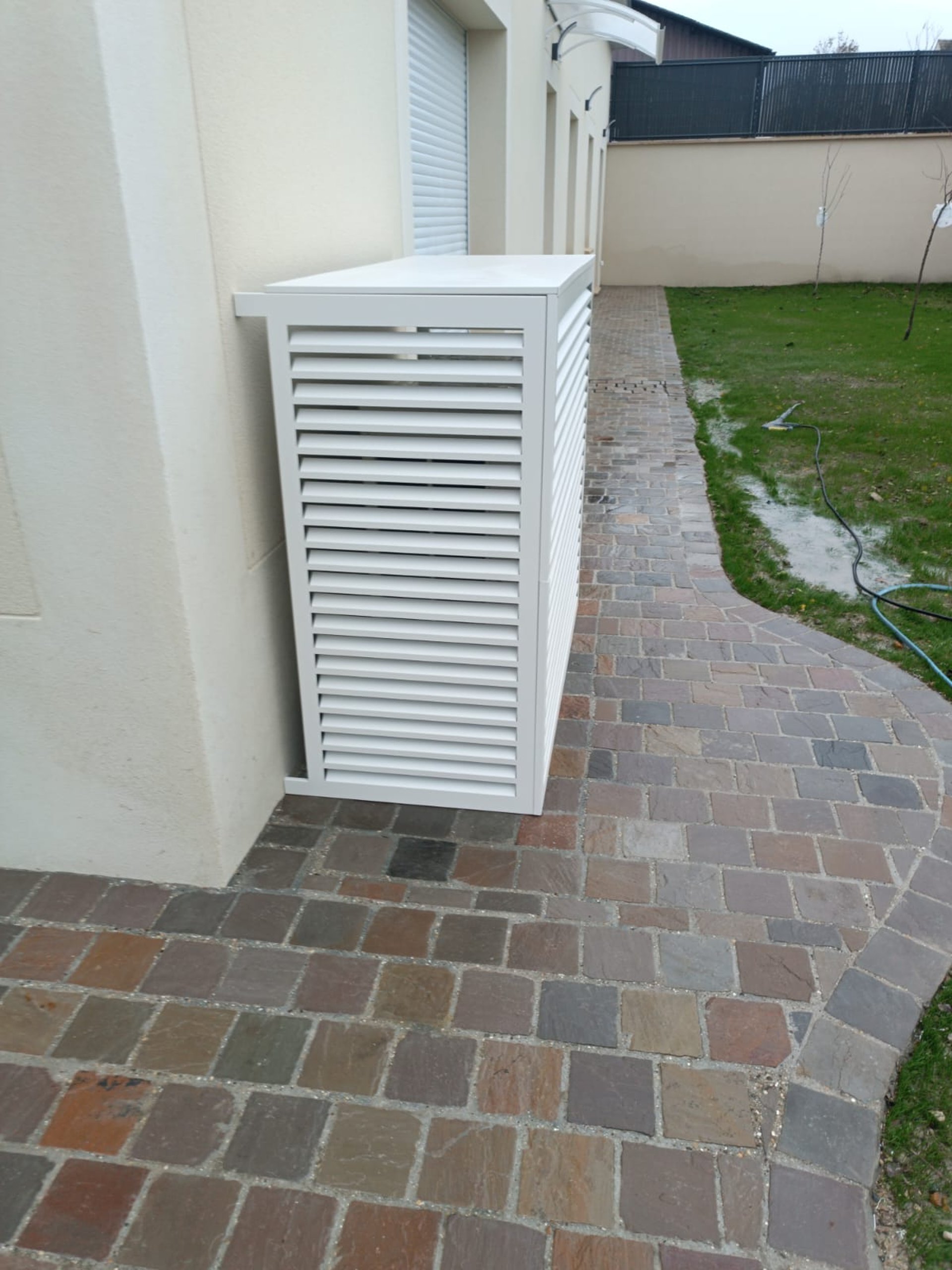 black and white bed linen