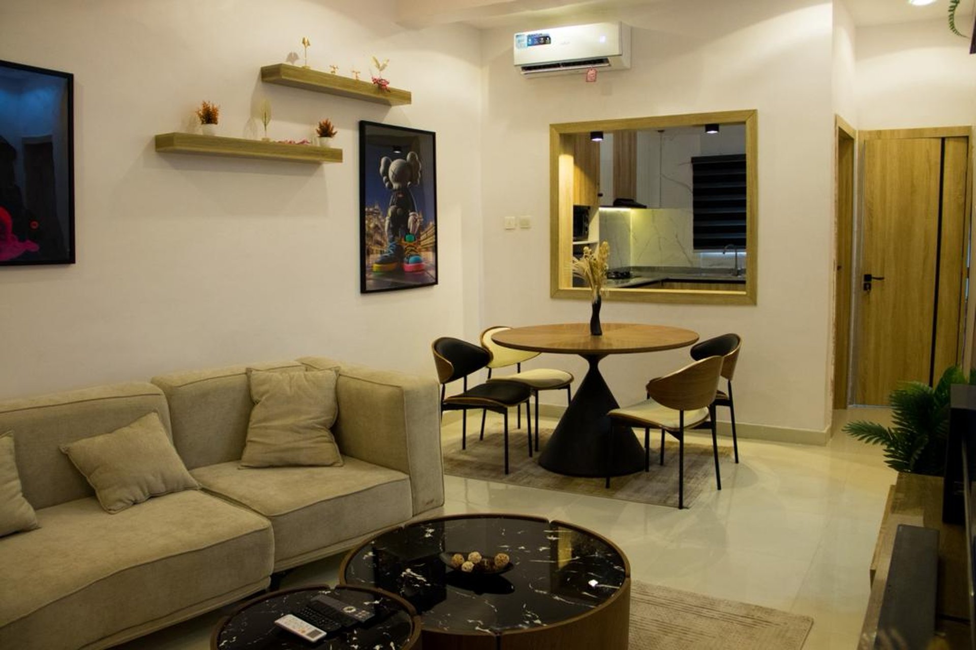 black and white bed linen