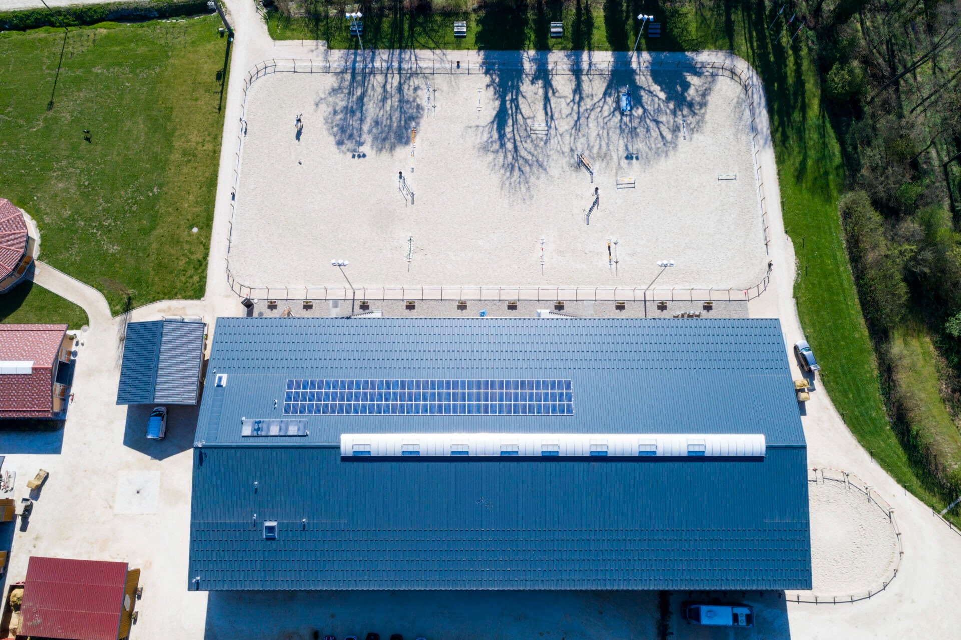 gray computer monitor