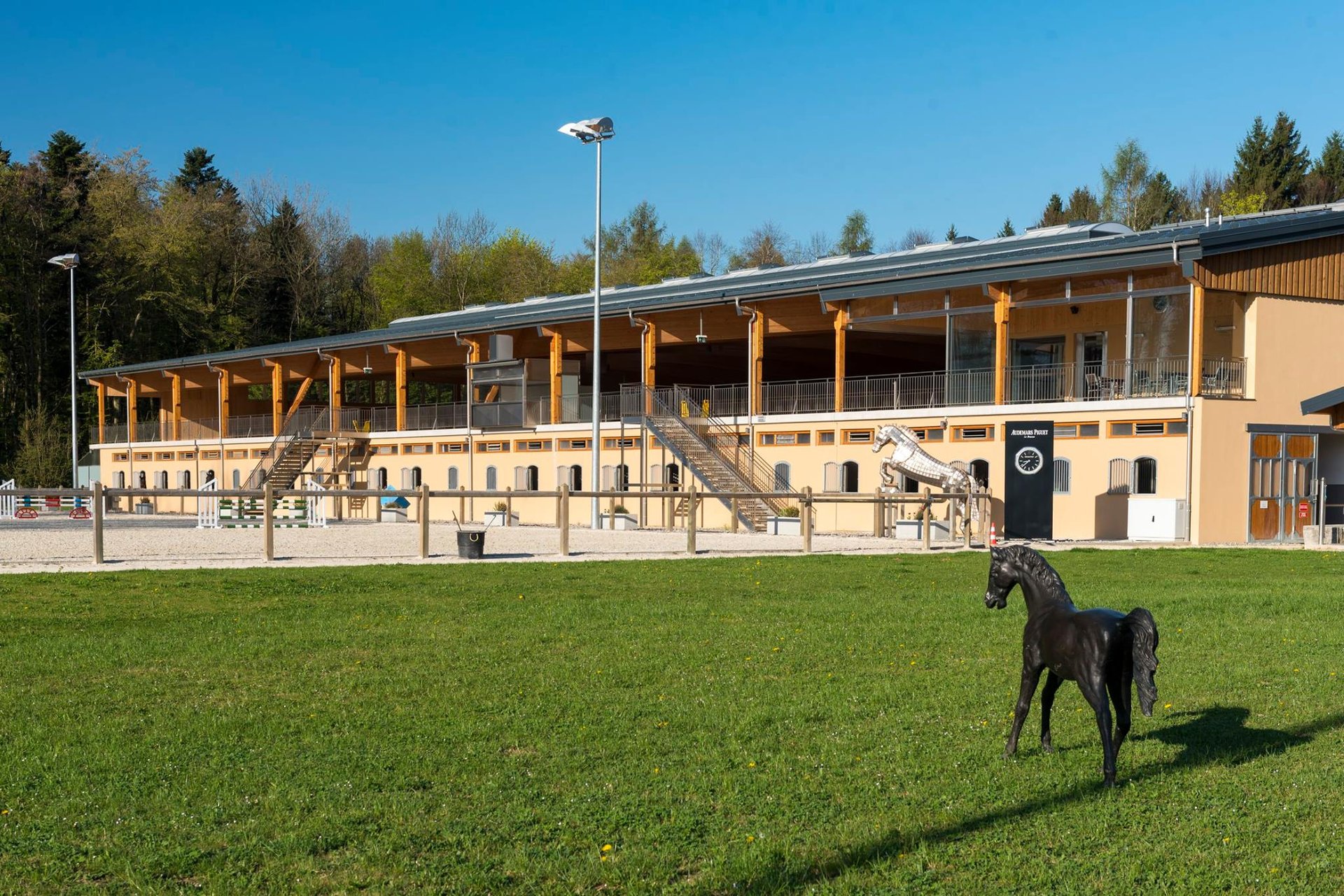 black and white bed linen