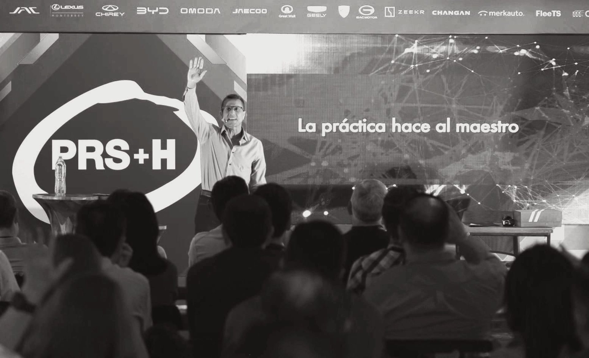 gray computer monitor