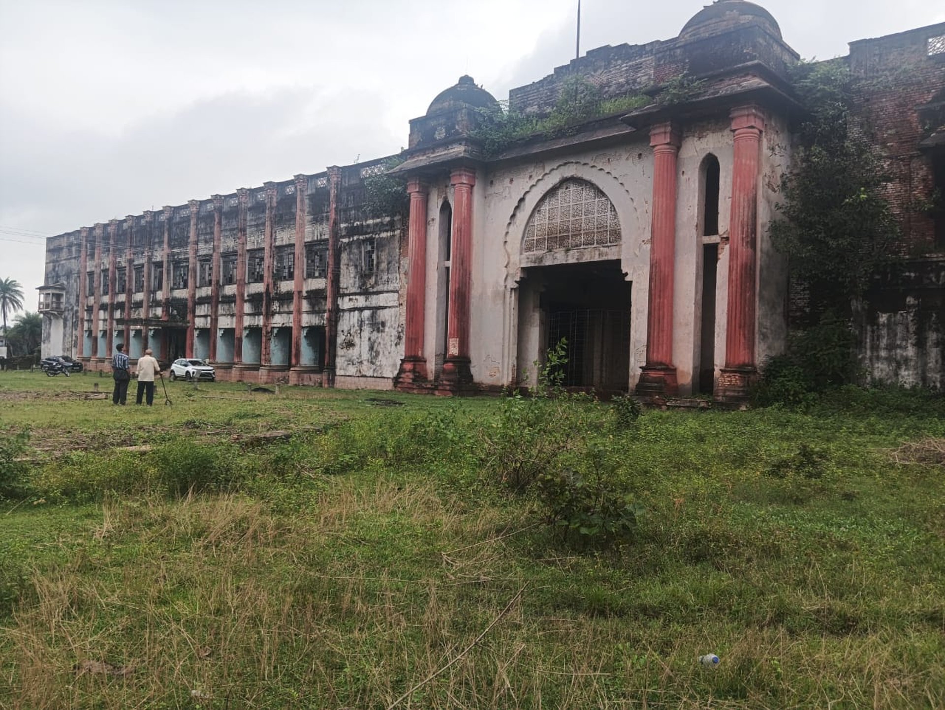 Padma kila is historic palace situated at Padma Hazaribagh, It served as fifth and final capital of Ramgarh Raj Dynasty